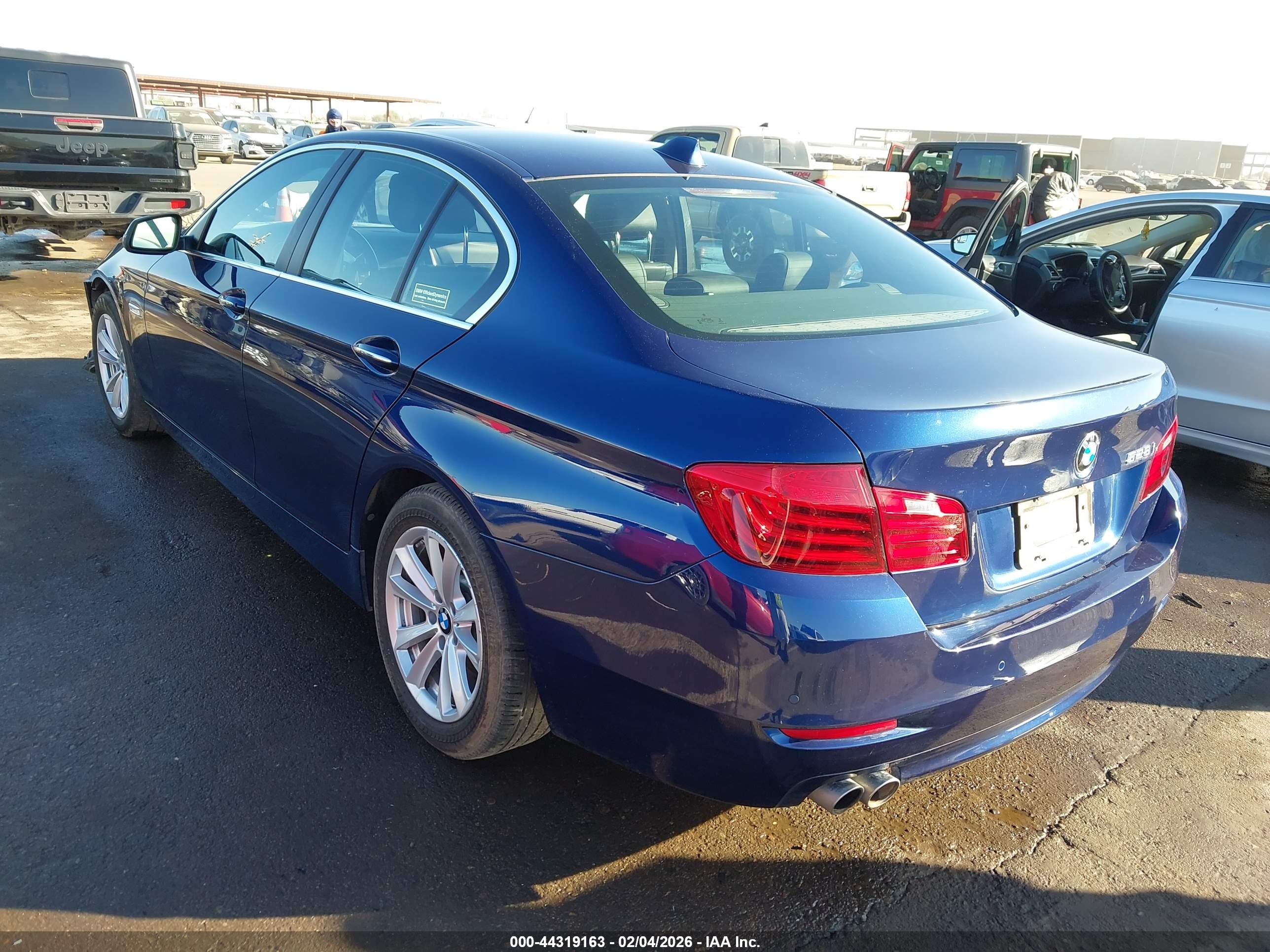 BMW 528I image 3