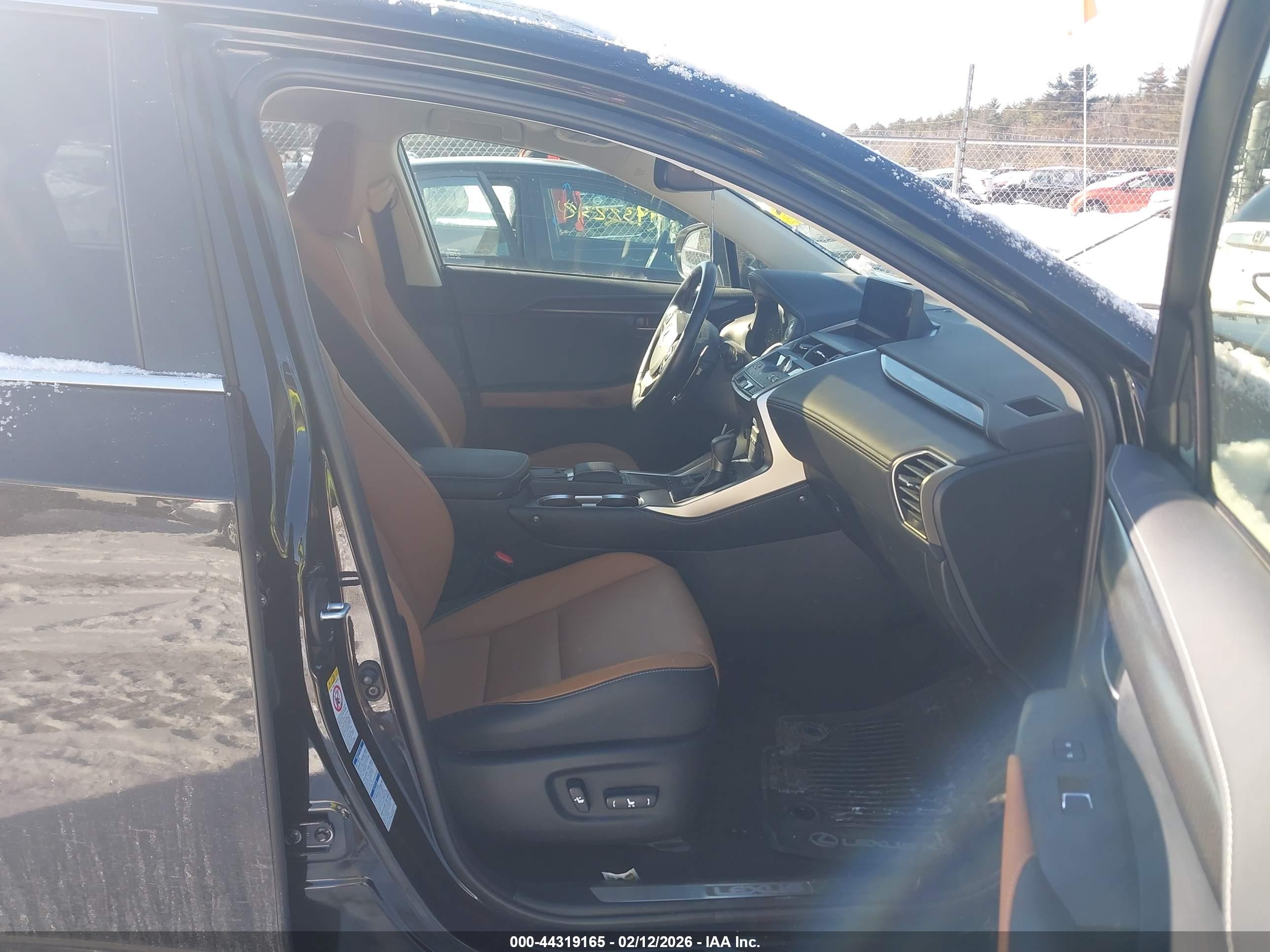 LEXUS NX image 5