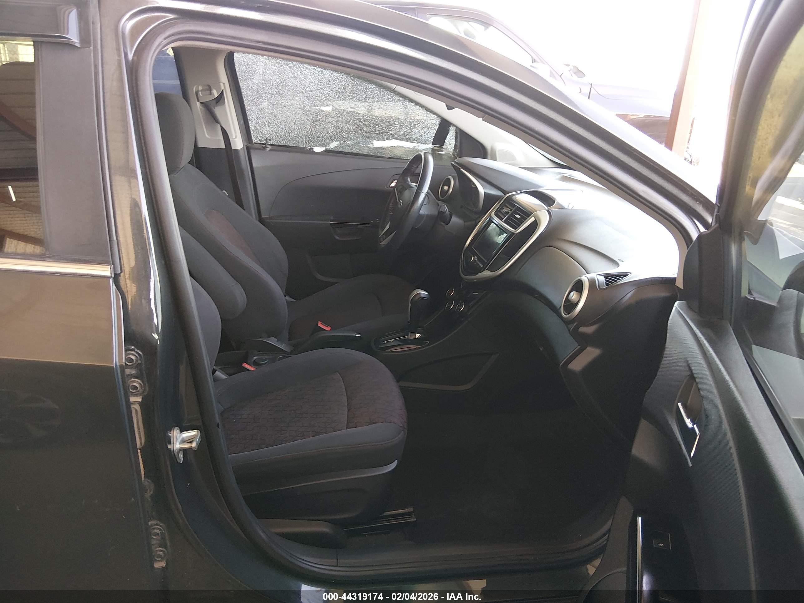 CHEVROLET SONIC image 5