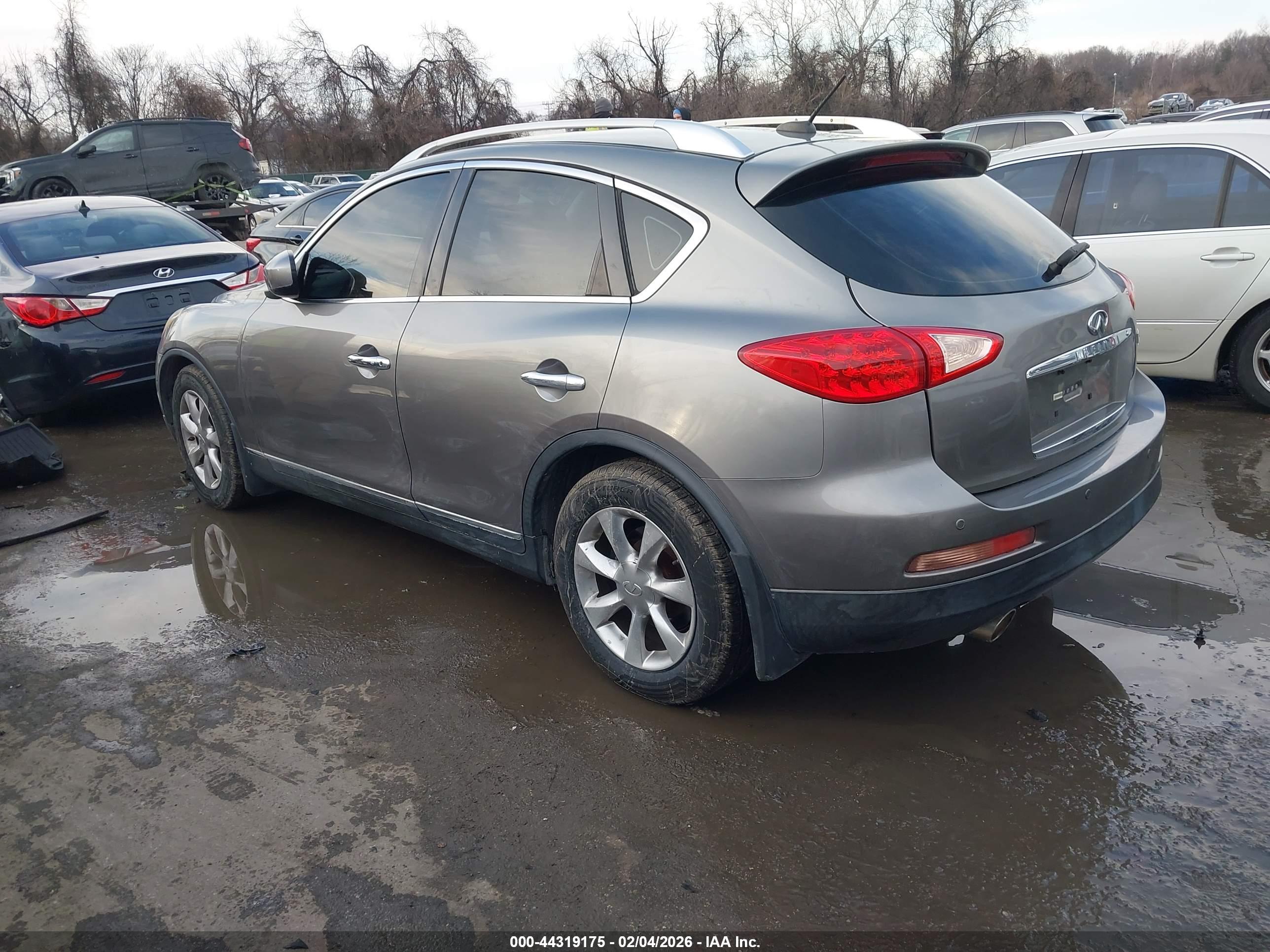 INFINITI EX35 image 3