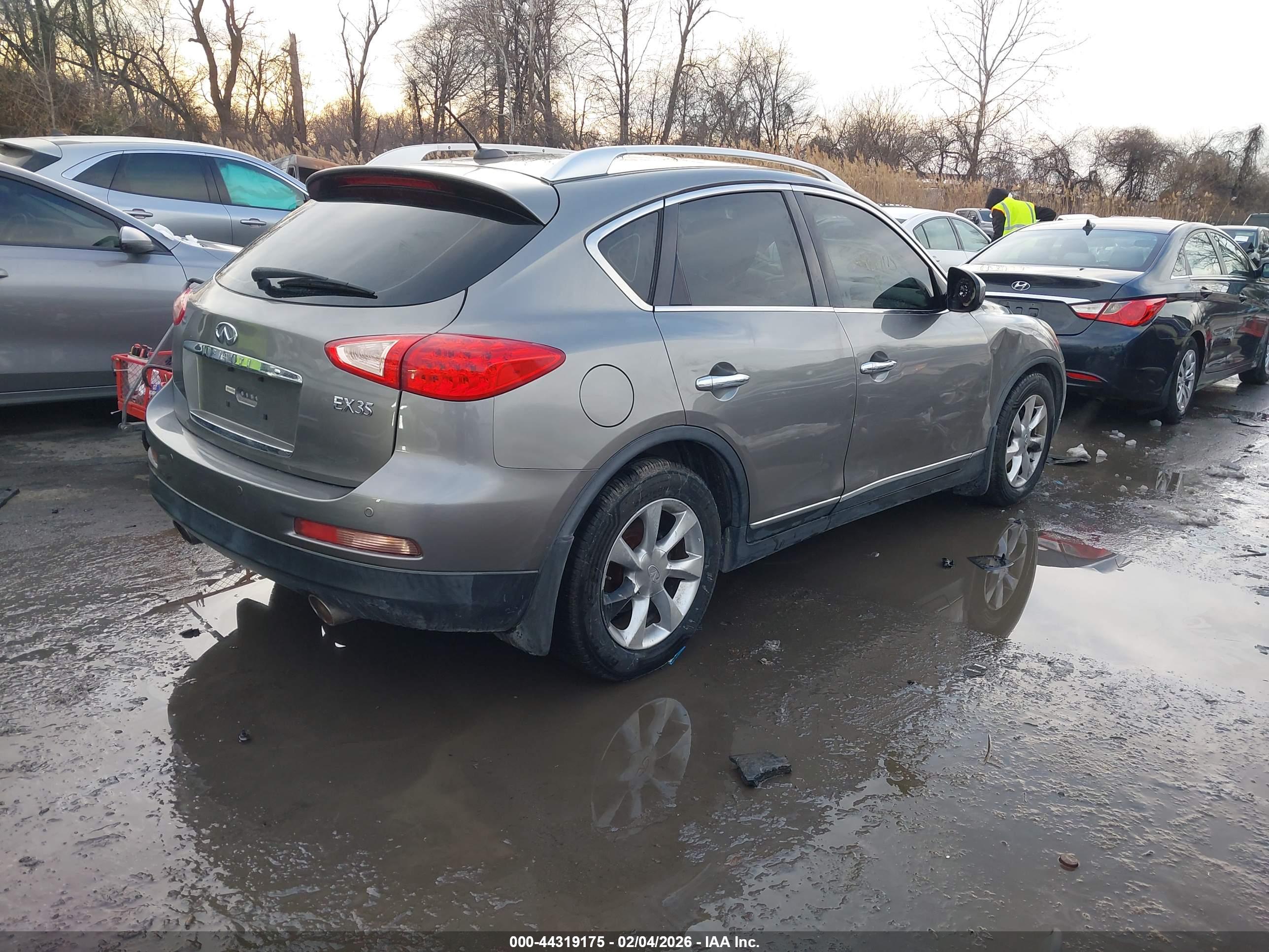 INFINITI EX35 image 4