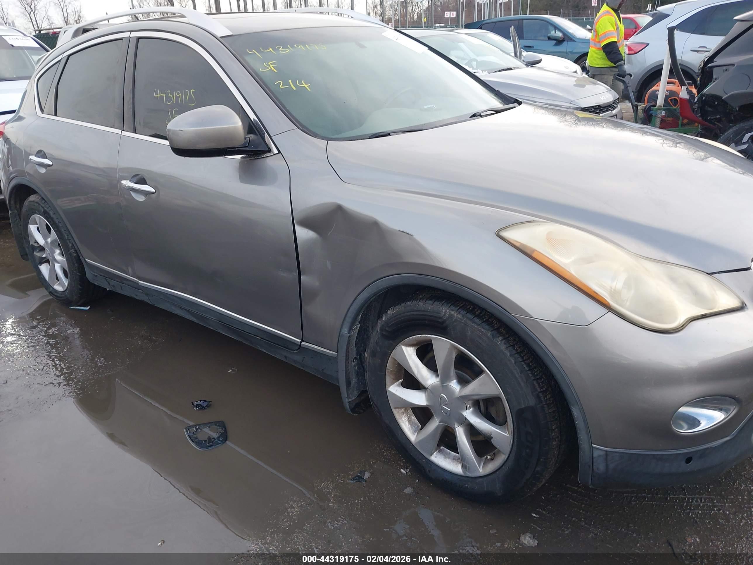 INFINITI EX35 image 6