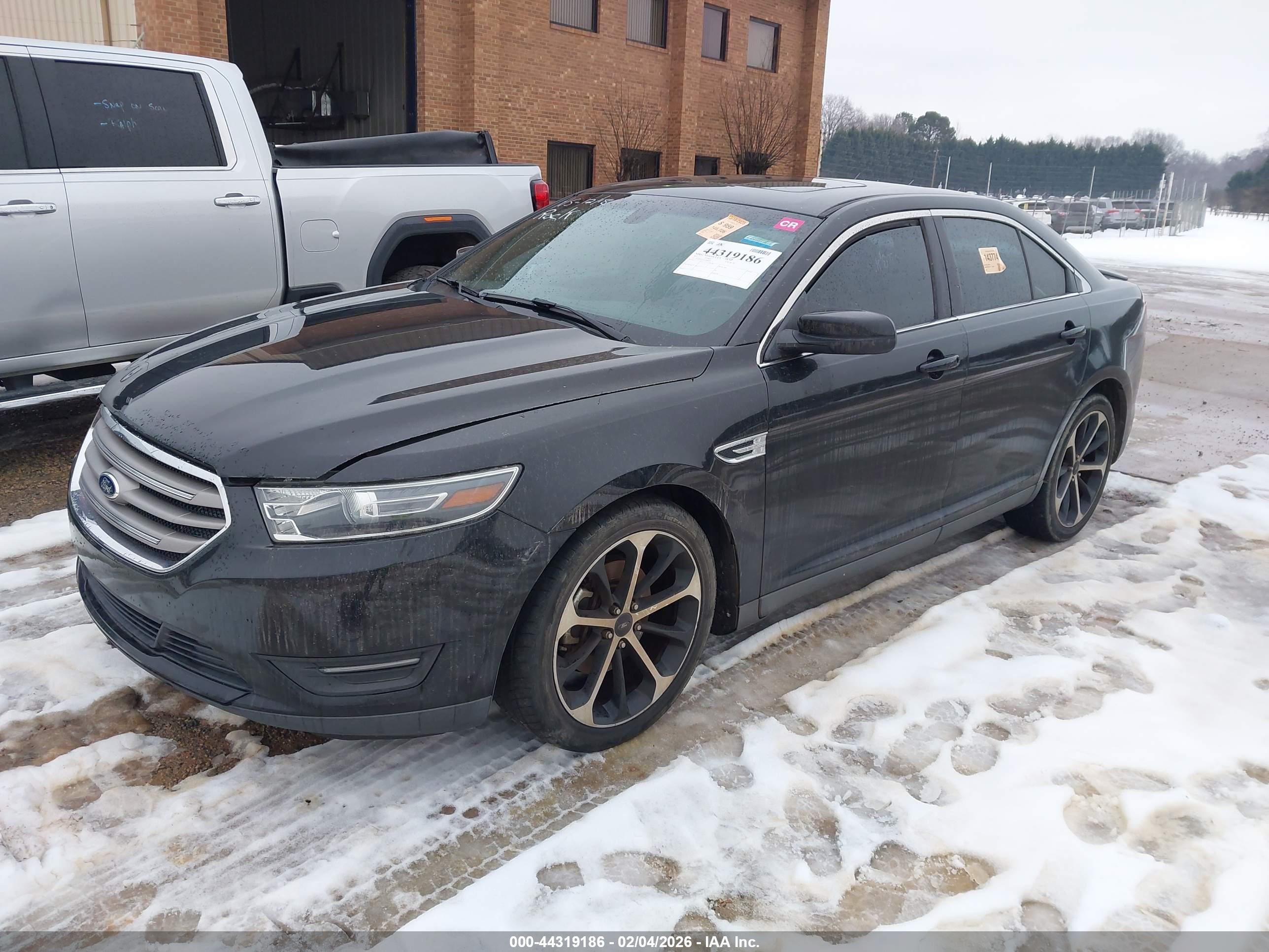 FORD TAURUS image 2