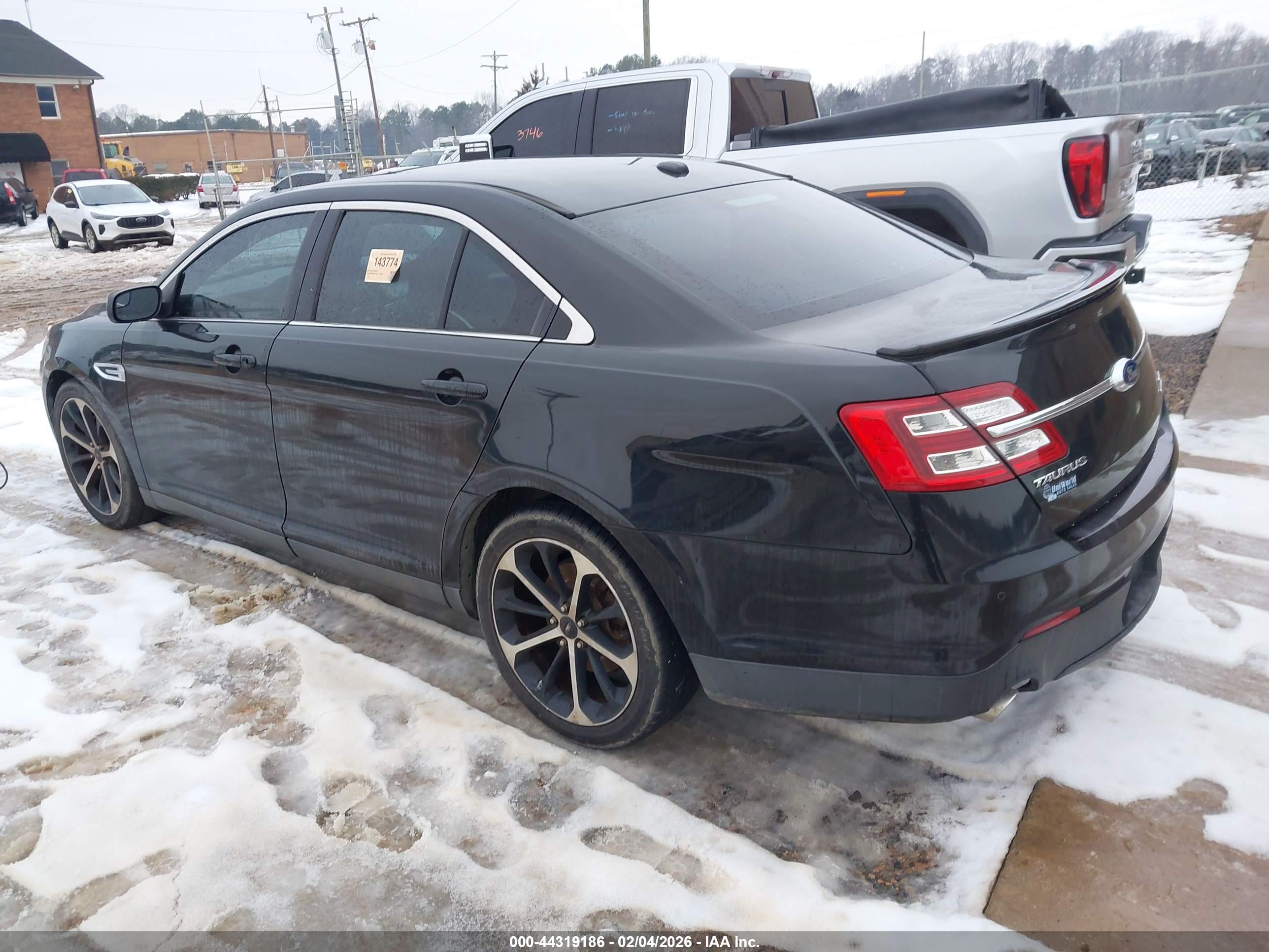 FORD TAURUS image 3