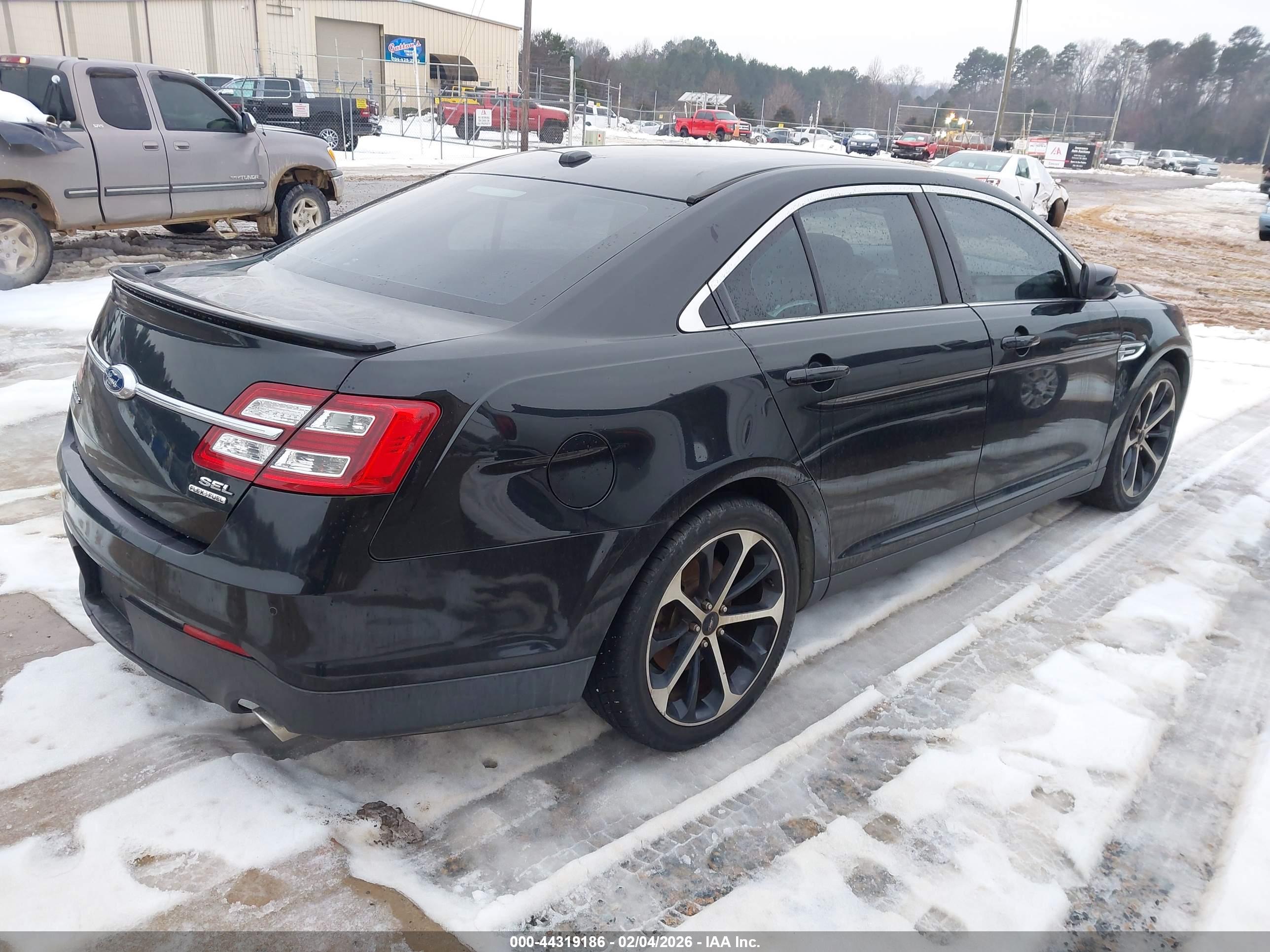 FORD TAURUS image 4