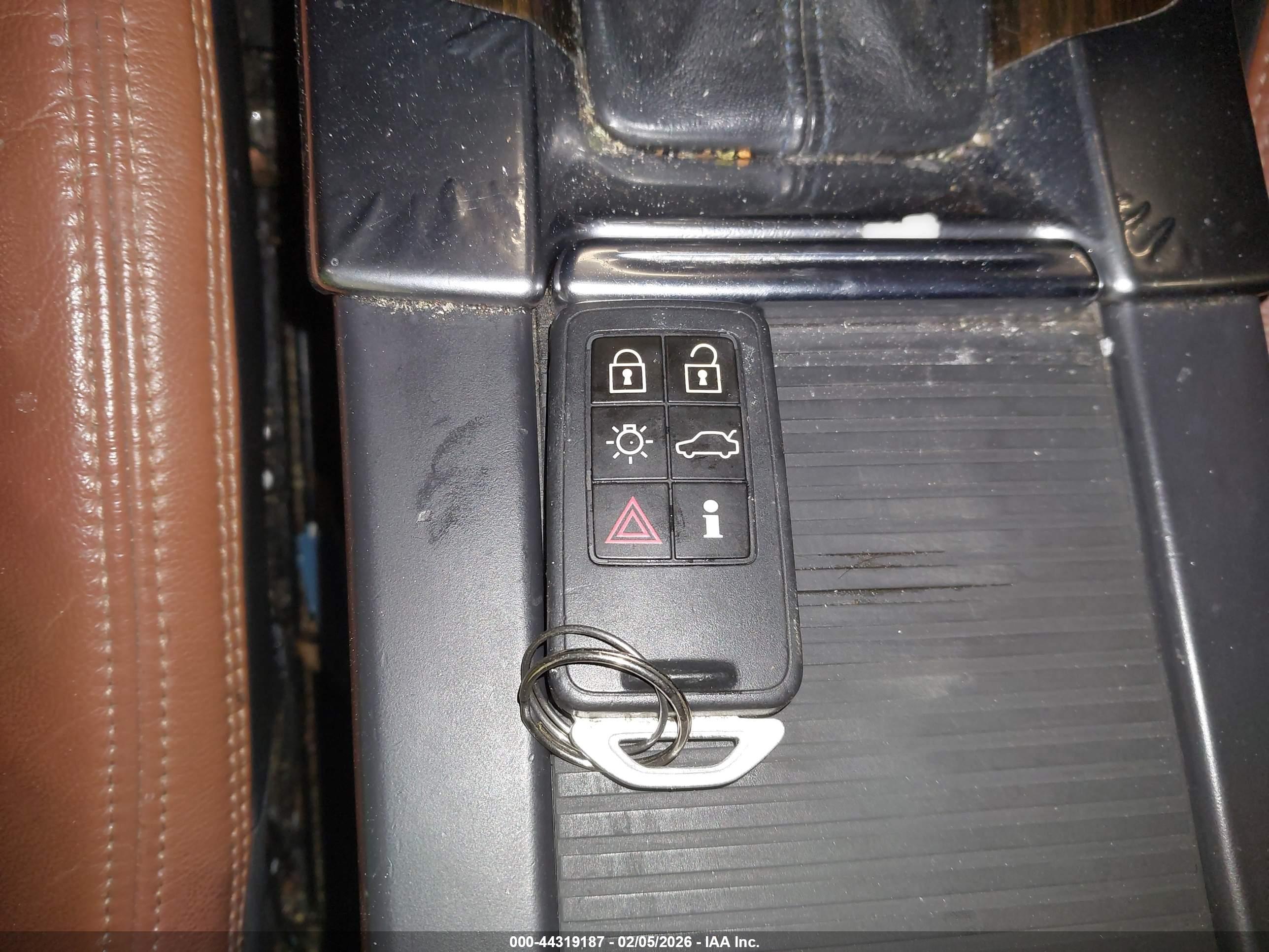VOLVO S60 image 11