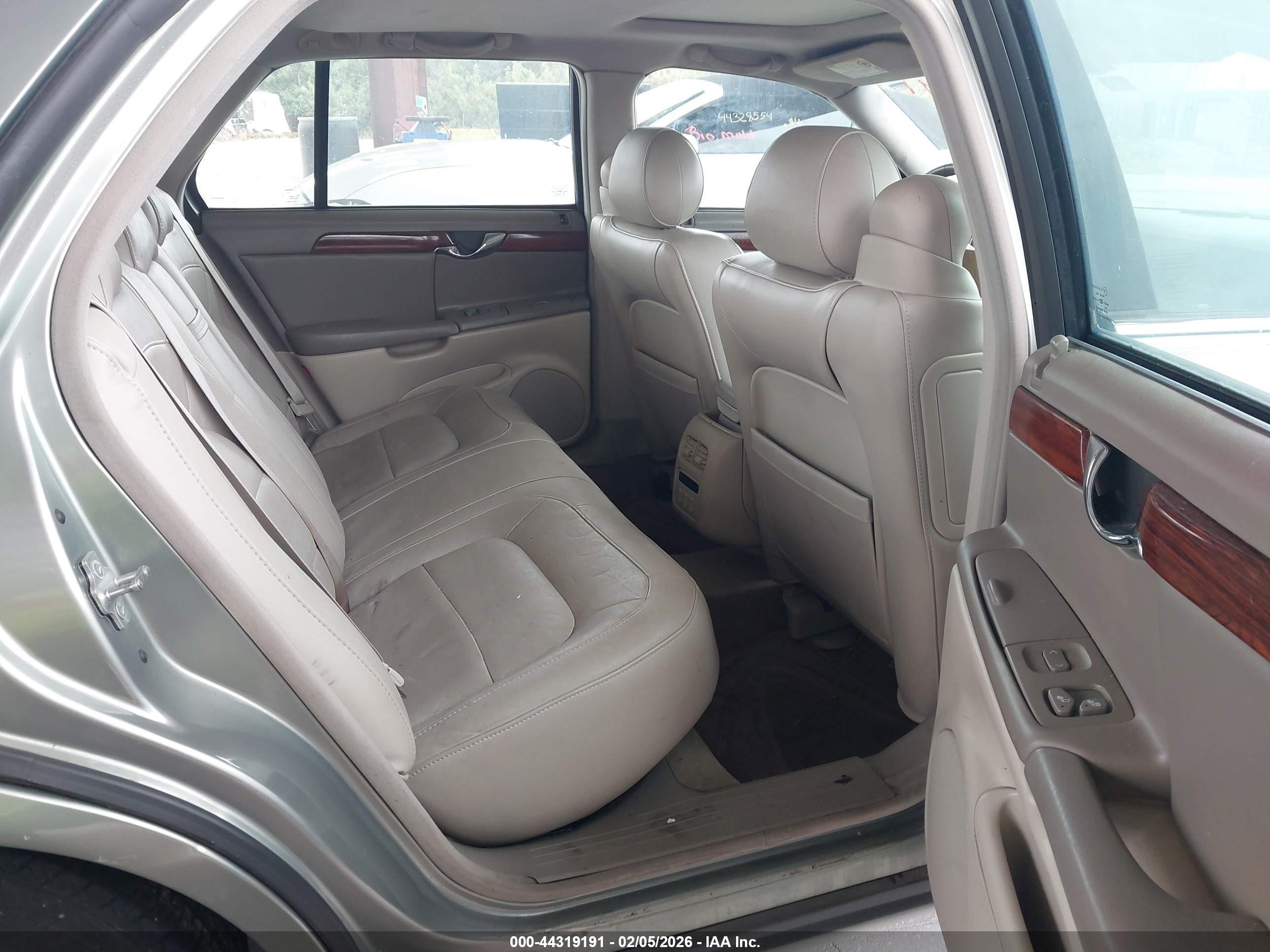CADILLAC DEVILLE image 8