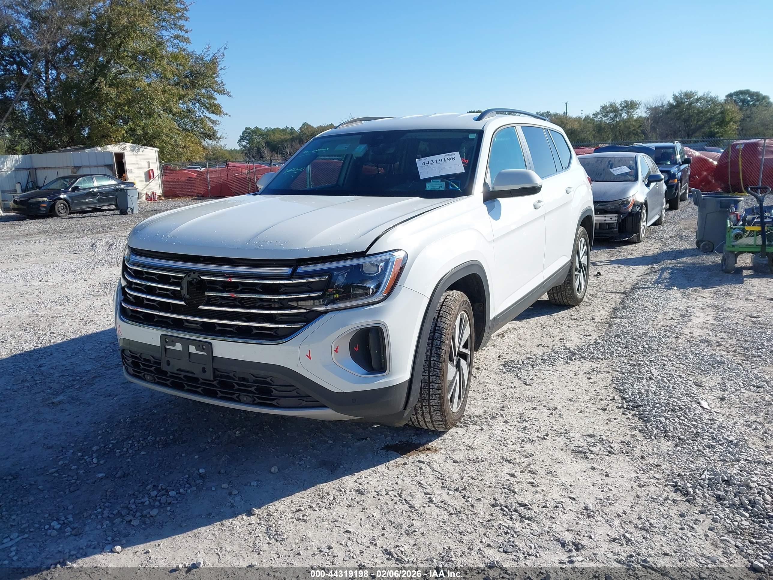 VOLKSWAGEN ATLAS image 2