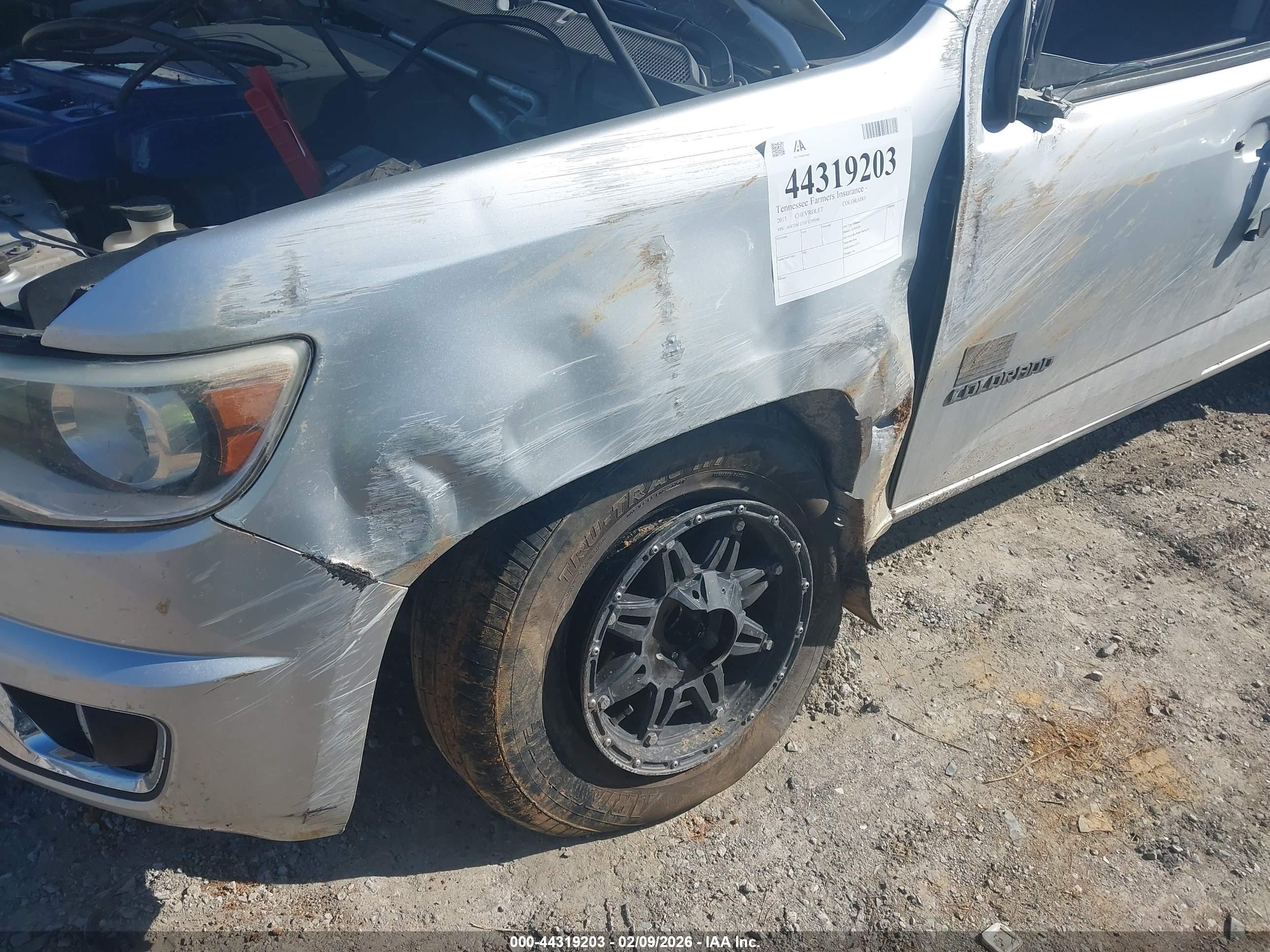 CHEVROLET COLORADO image 6
