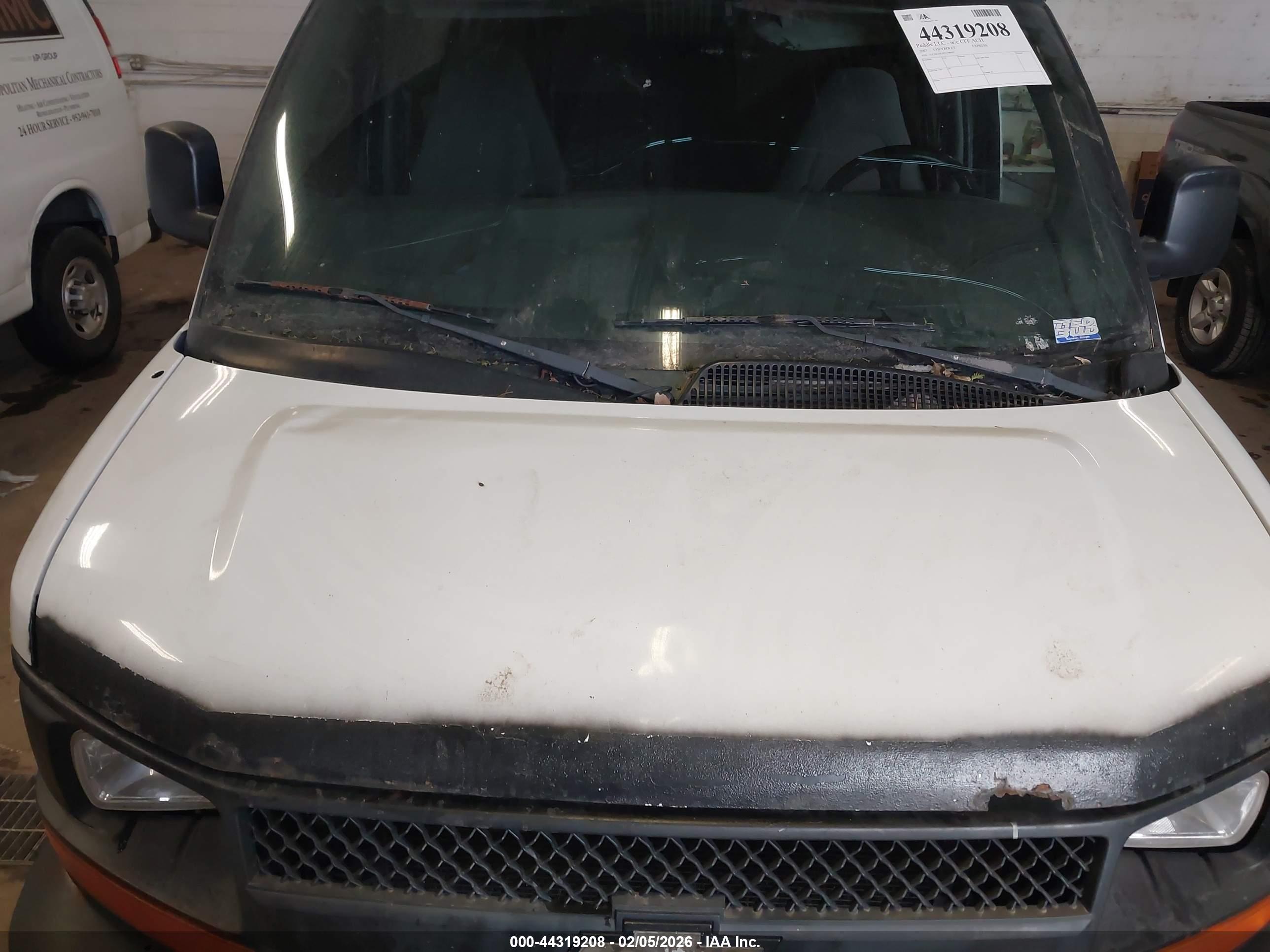 CHEVROLET EXPRESS image 10