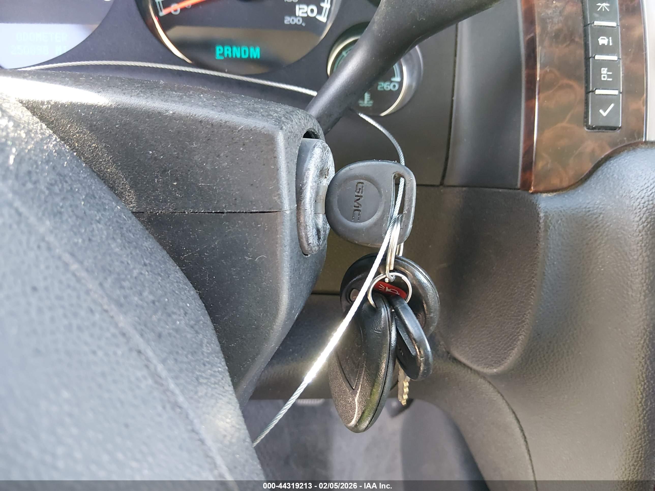 GMC YUKON image 11