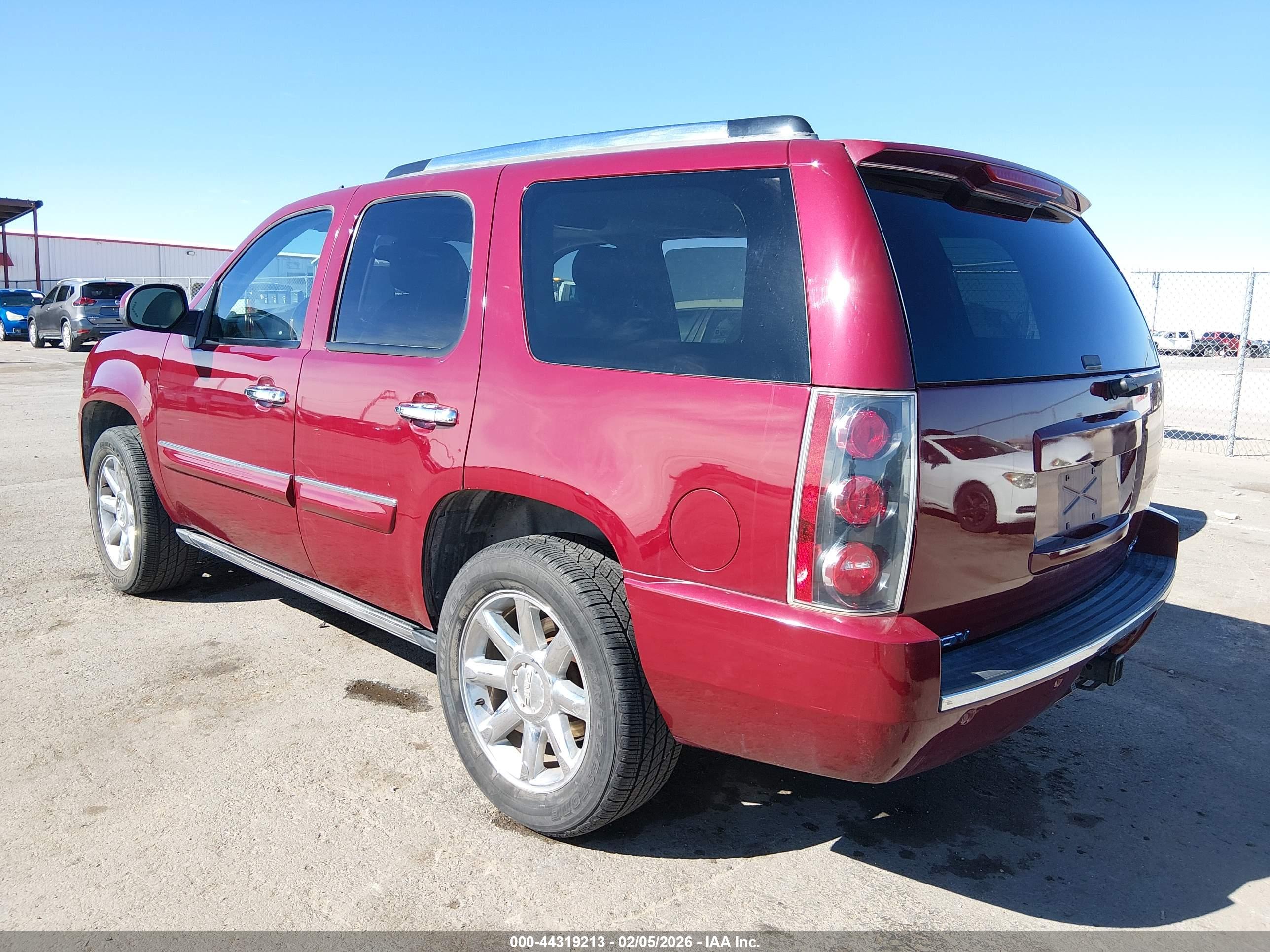 GMC YUKON image 3