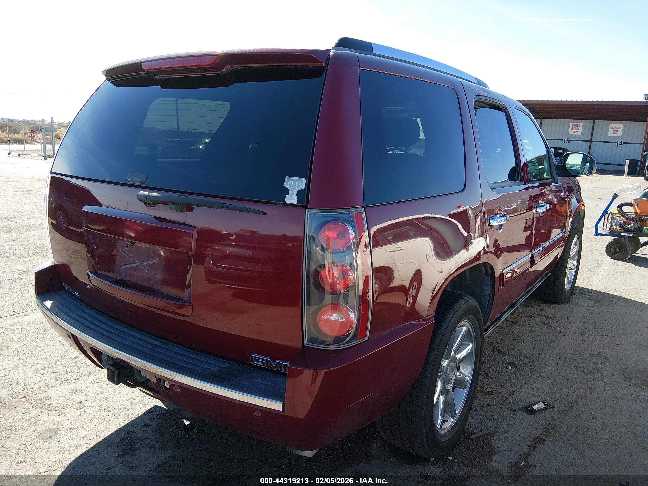 GMC YUKON image 4