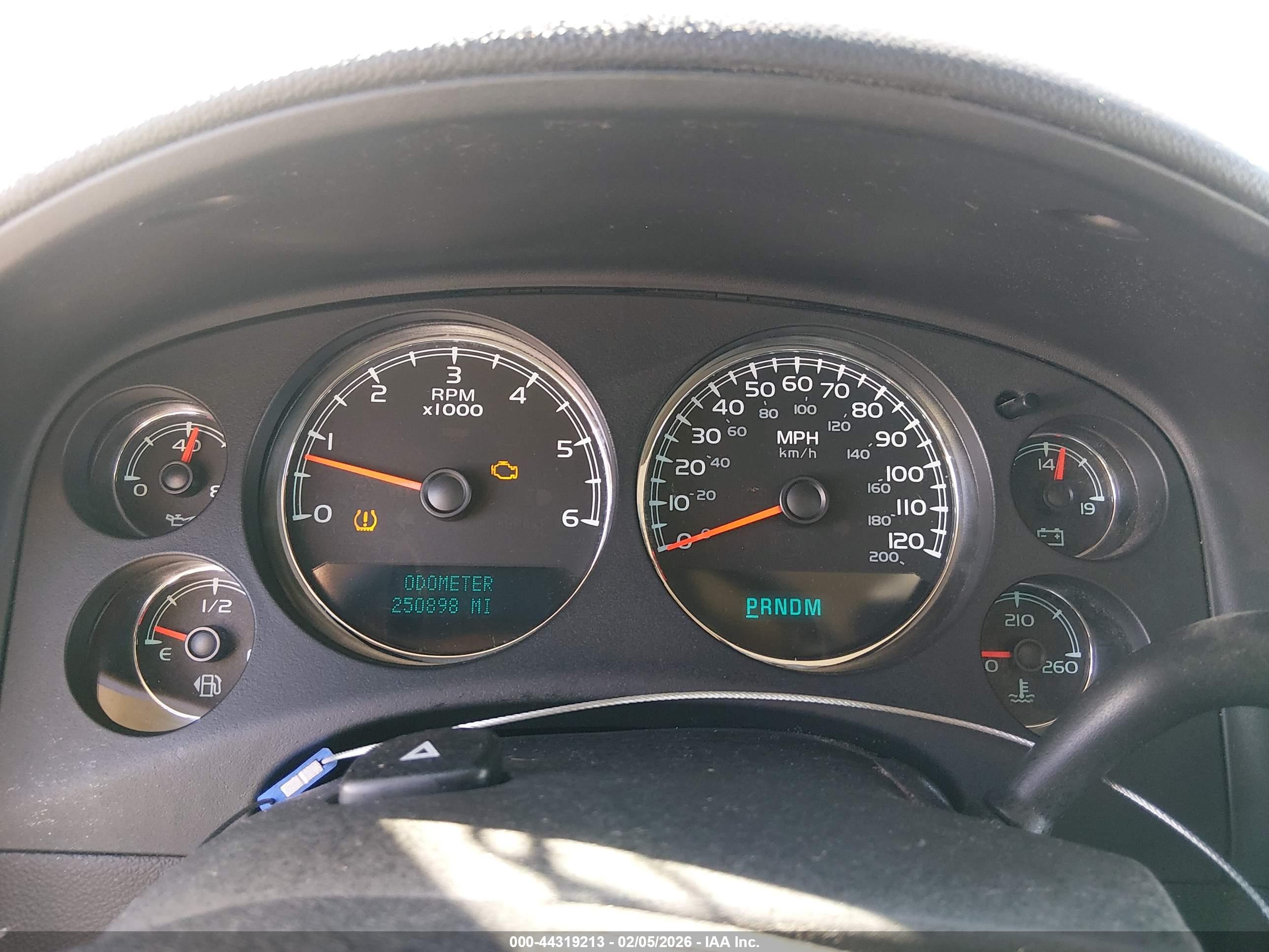 GMC YUKON image 7