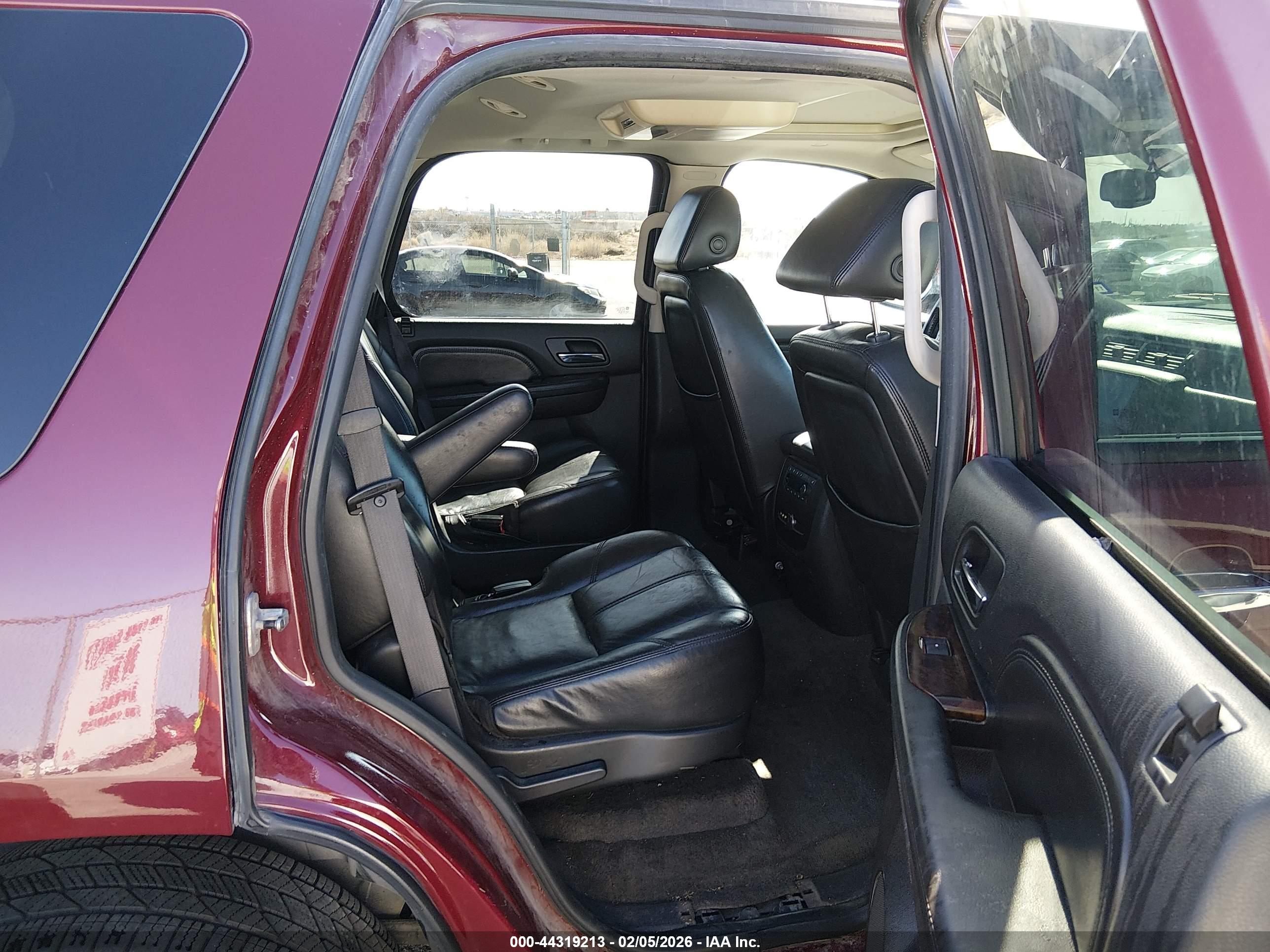 GMC YUKON image 8