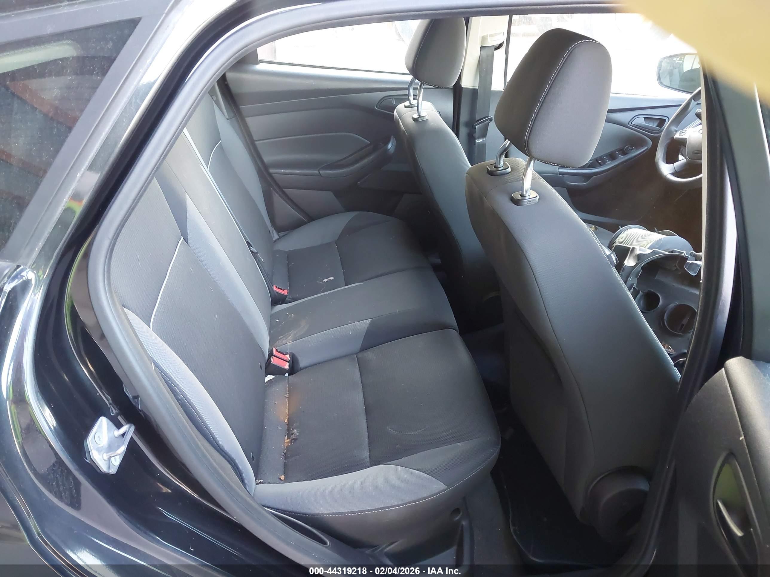 FORD FOCUS image 8