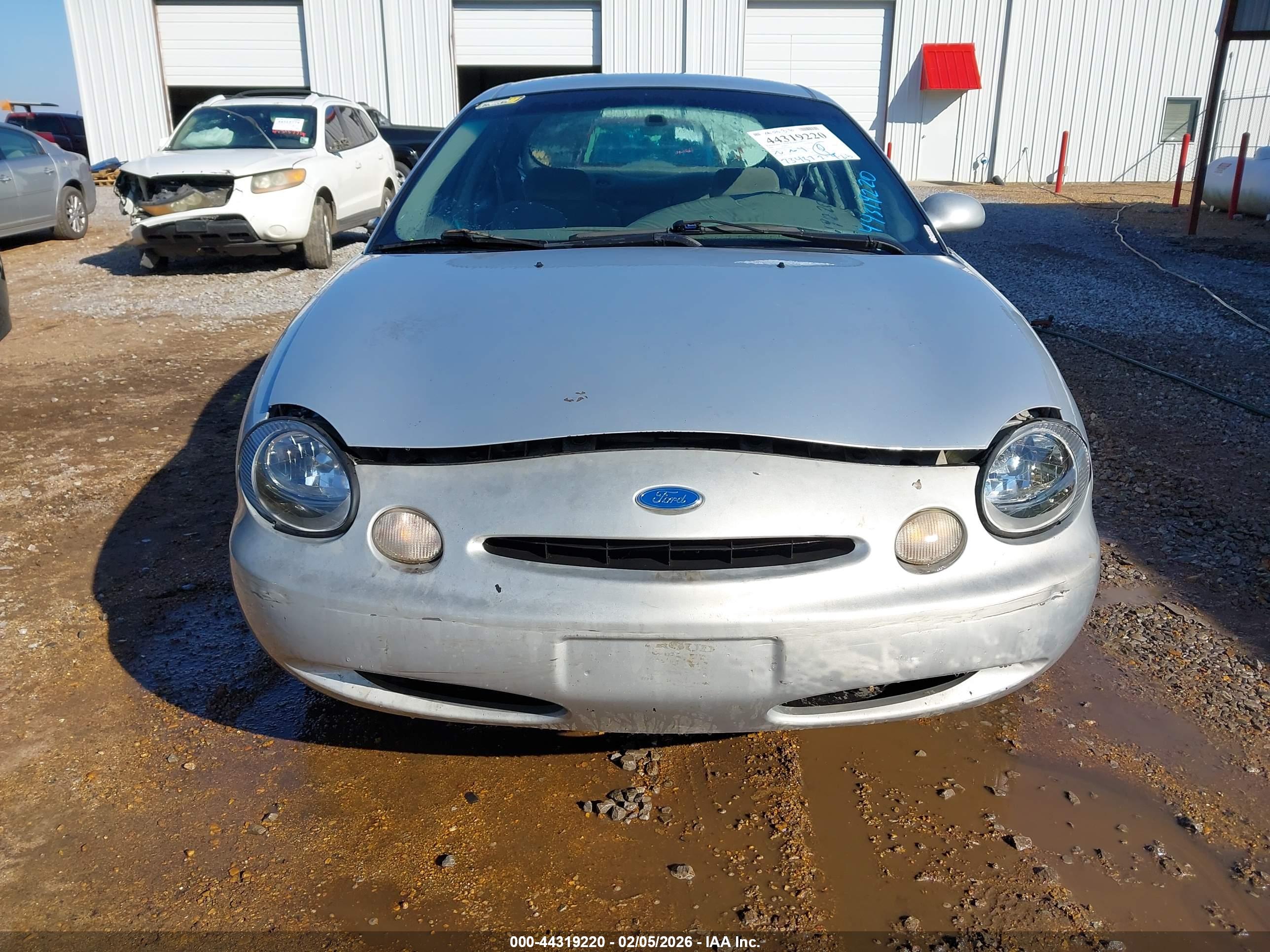FORD TAURUS image 6
