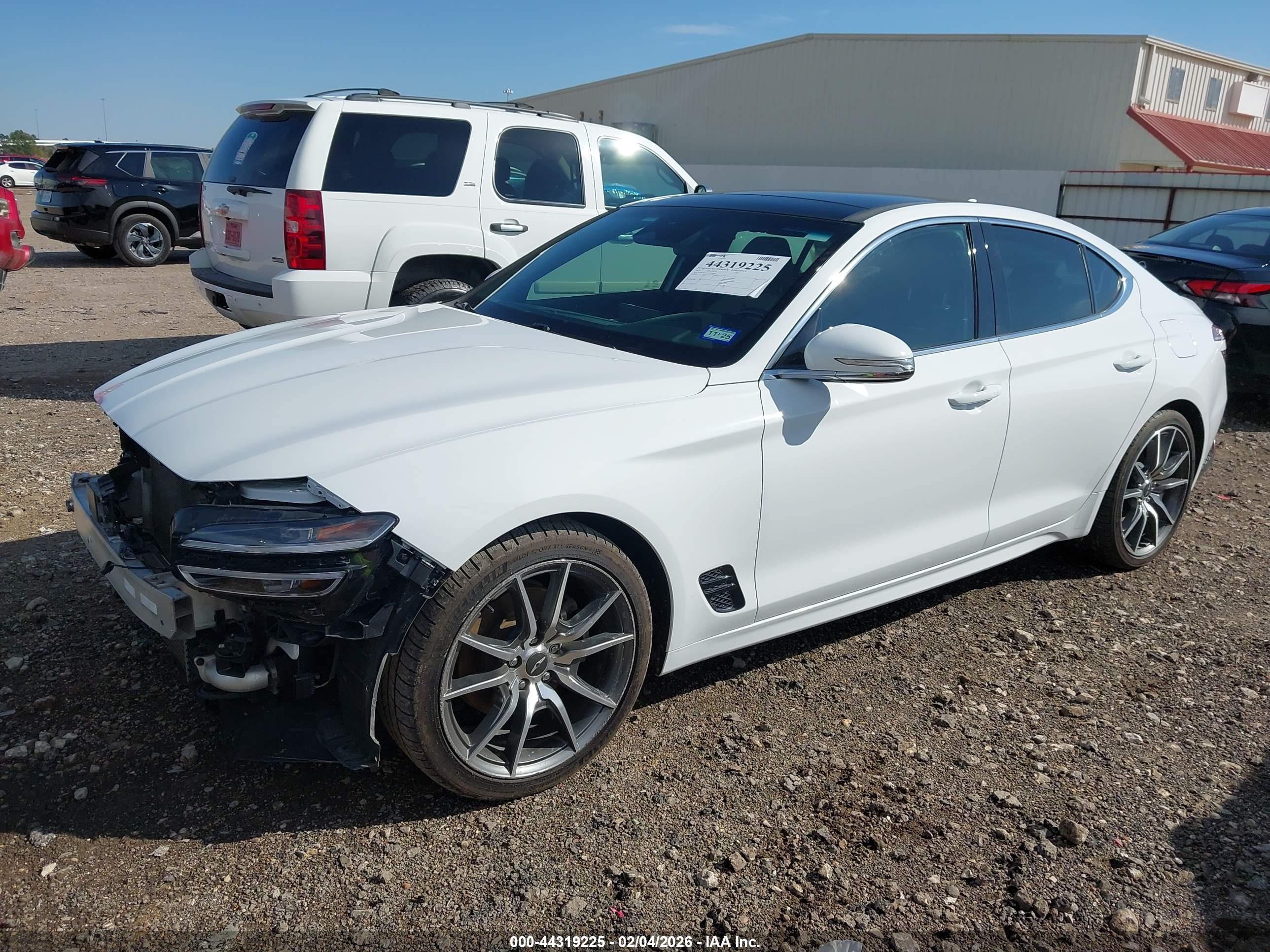 GENESIS G70 image 2