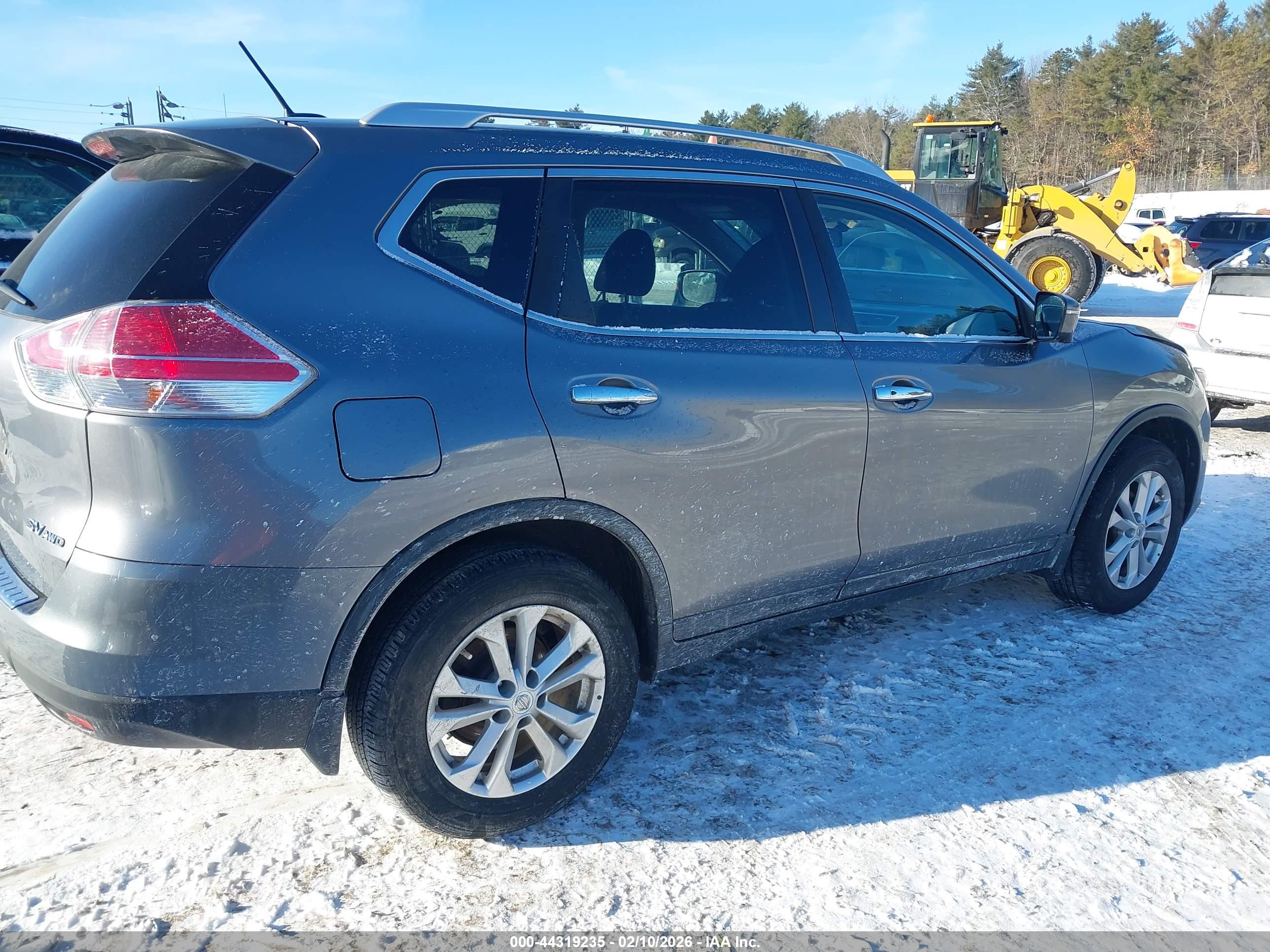 NISSAN ROGUE image 4