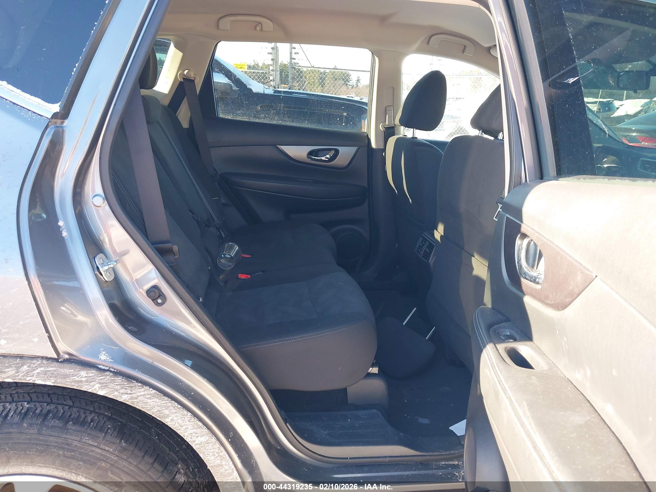 NISSAN ROGUE image 8