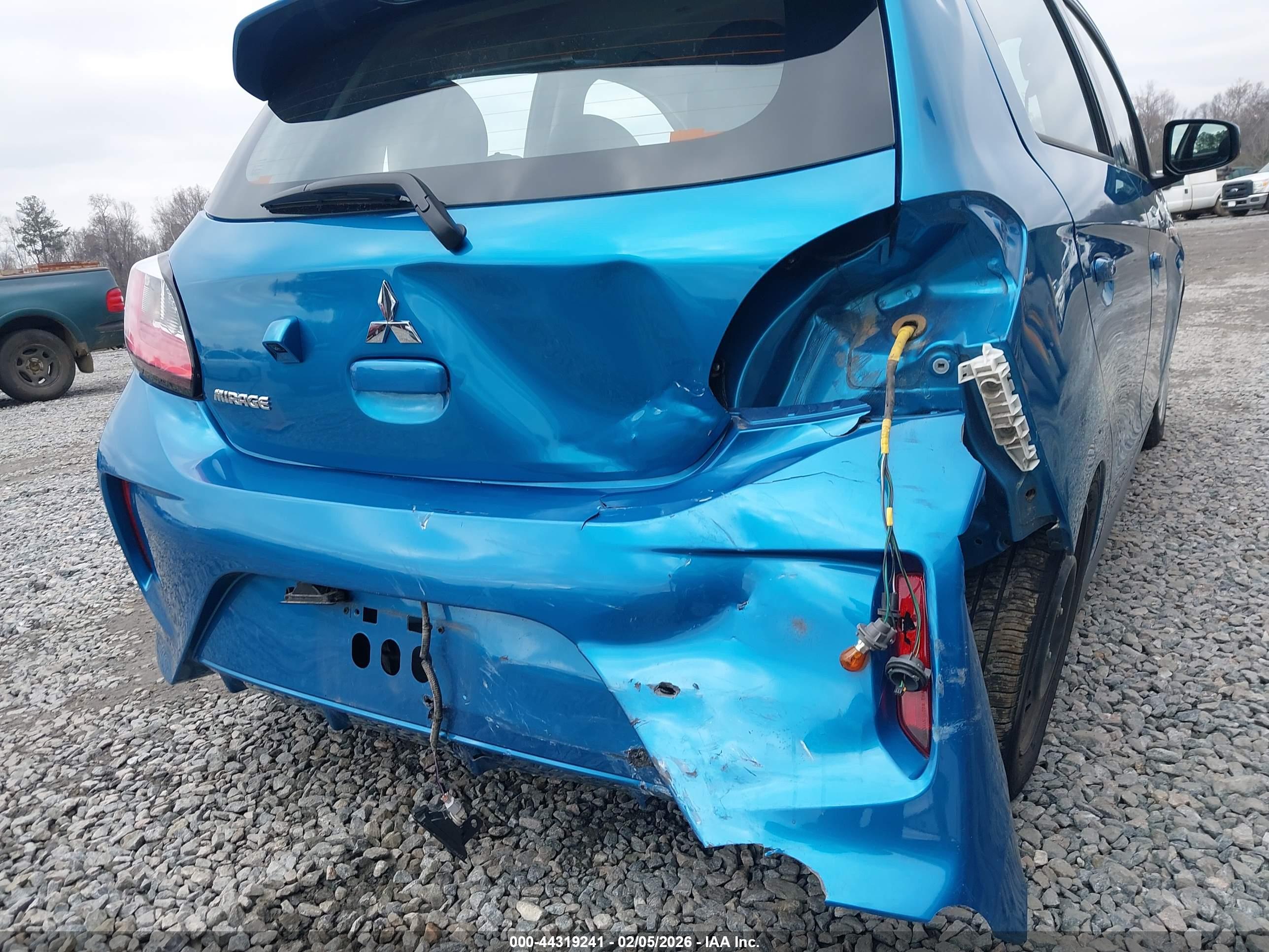 MITSUBISHI MIRAGE image 6