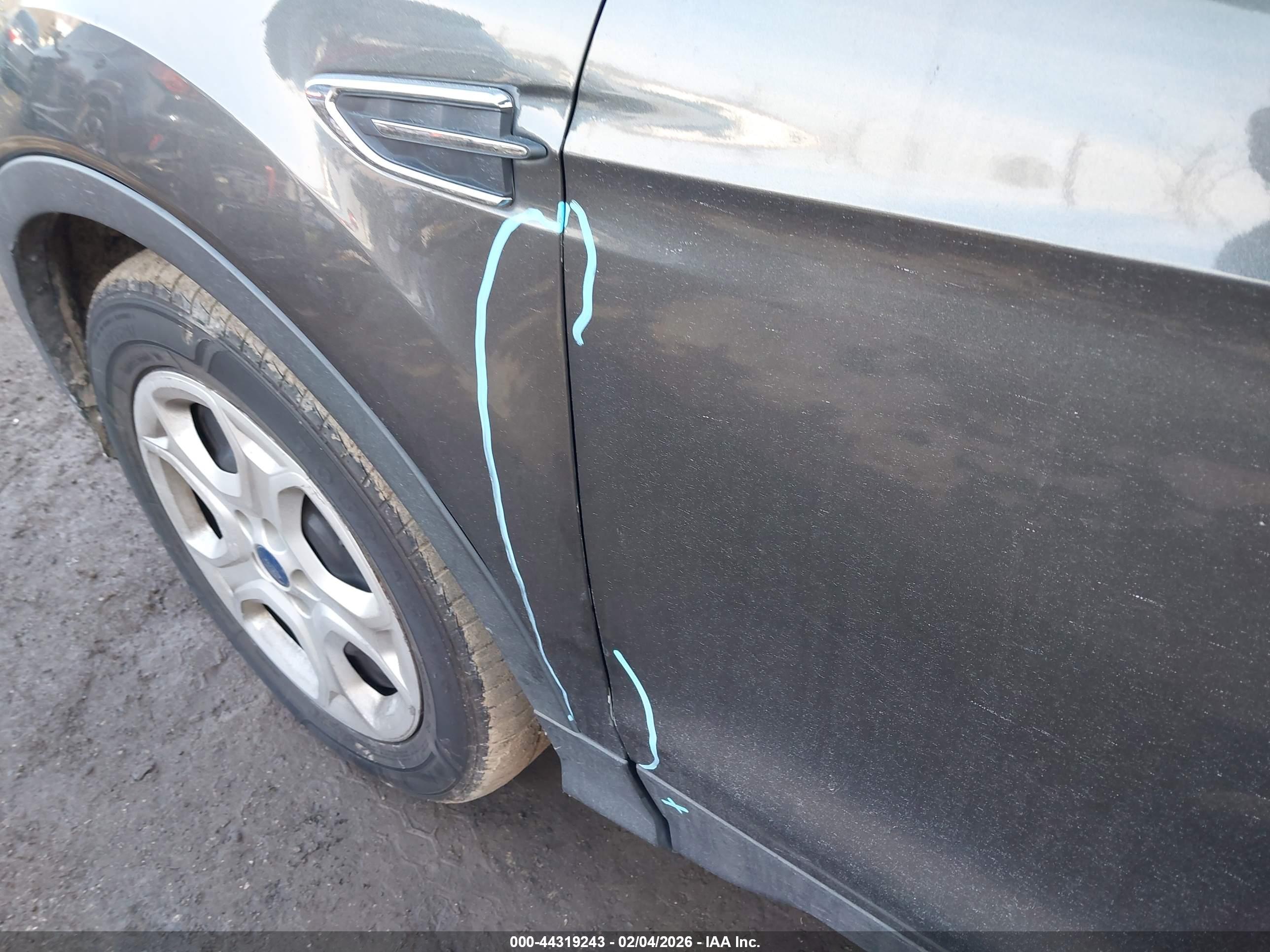 FORD ESCAPE image 6