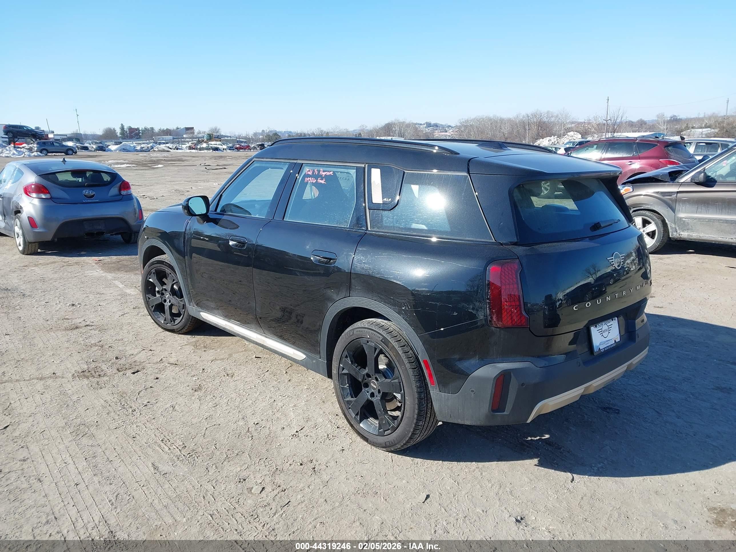 MINI COUNTRYMAN image 3