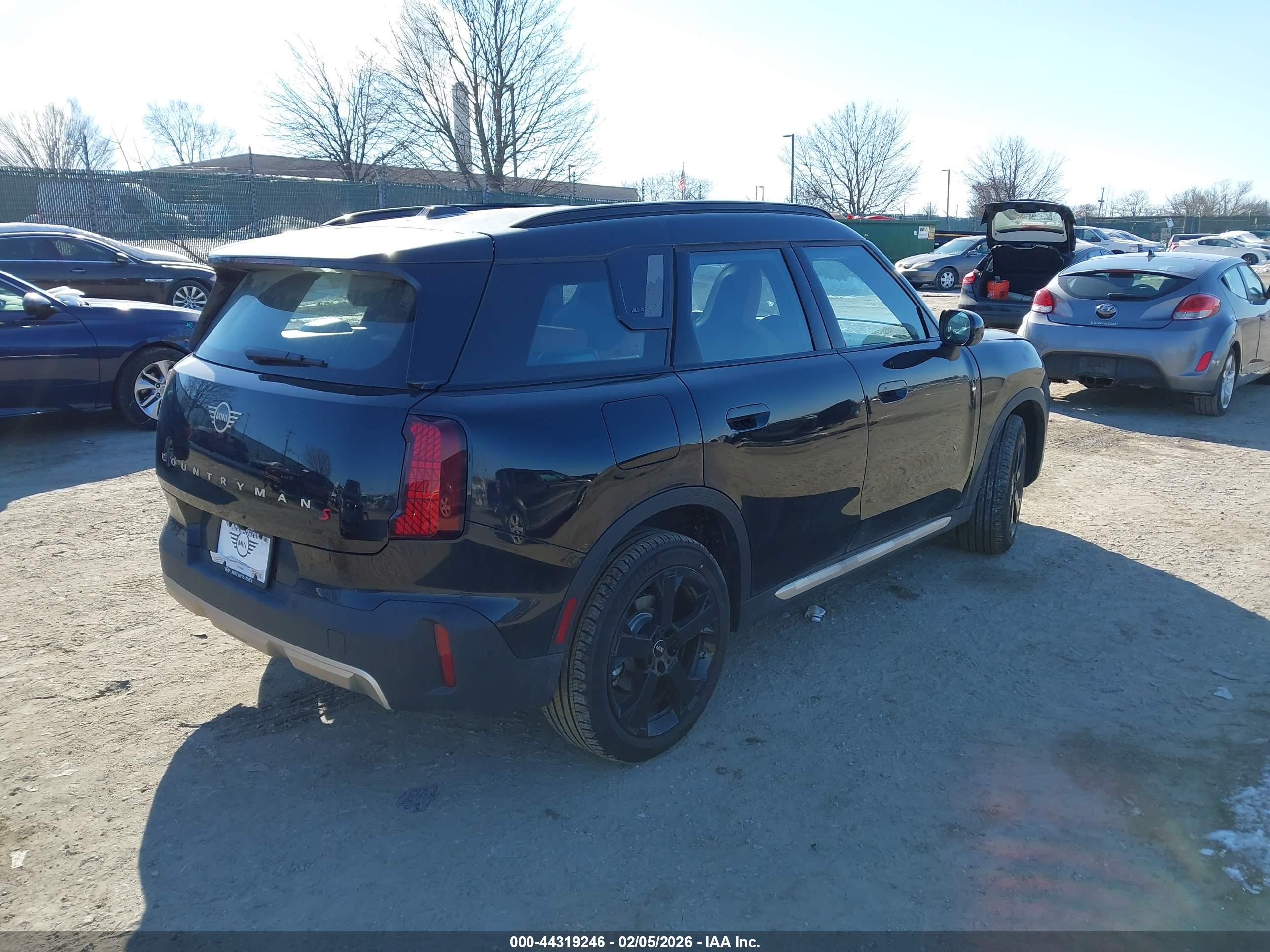 MINI COUNTRYMAN image 4