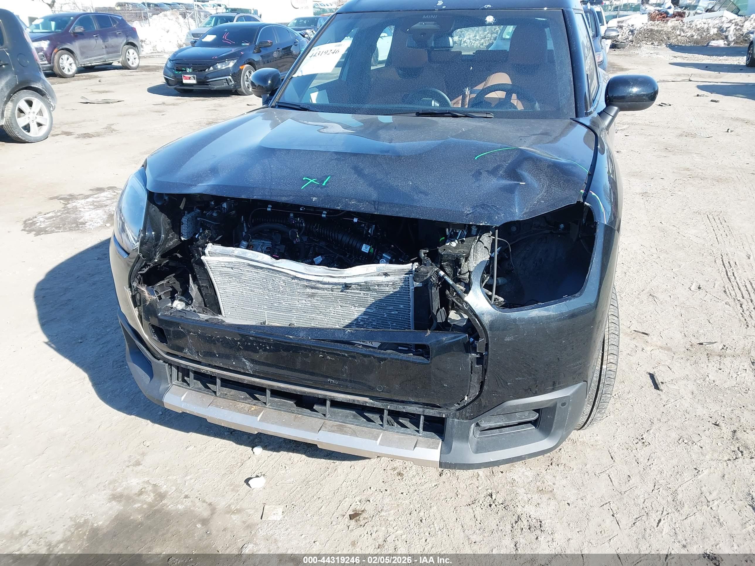 MINI COUNTRYMAN image 6