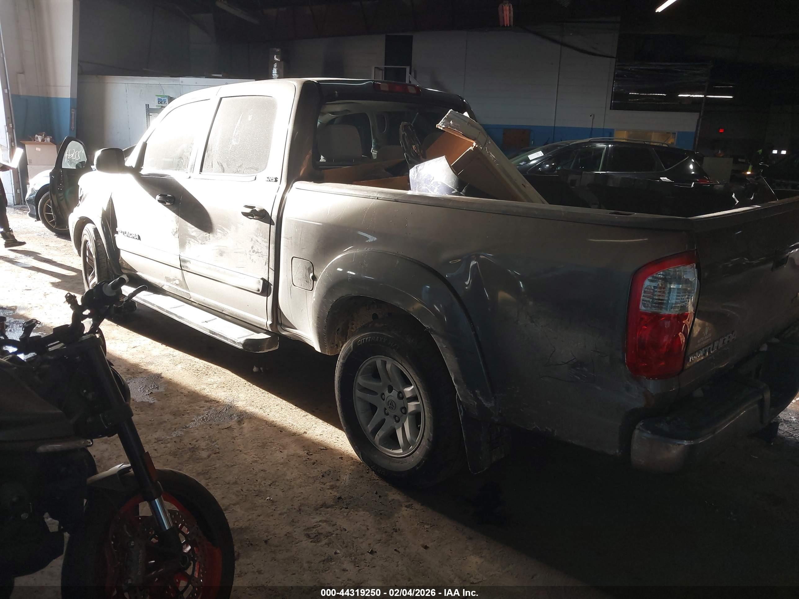 TOYOTA TUNDRA image 3