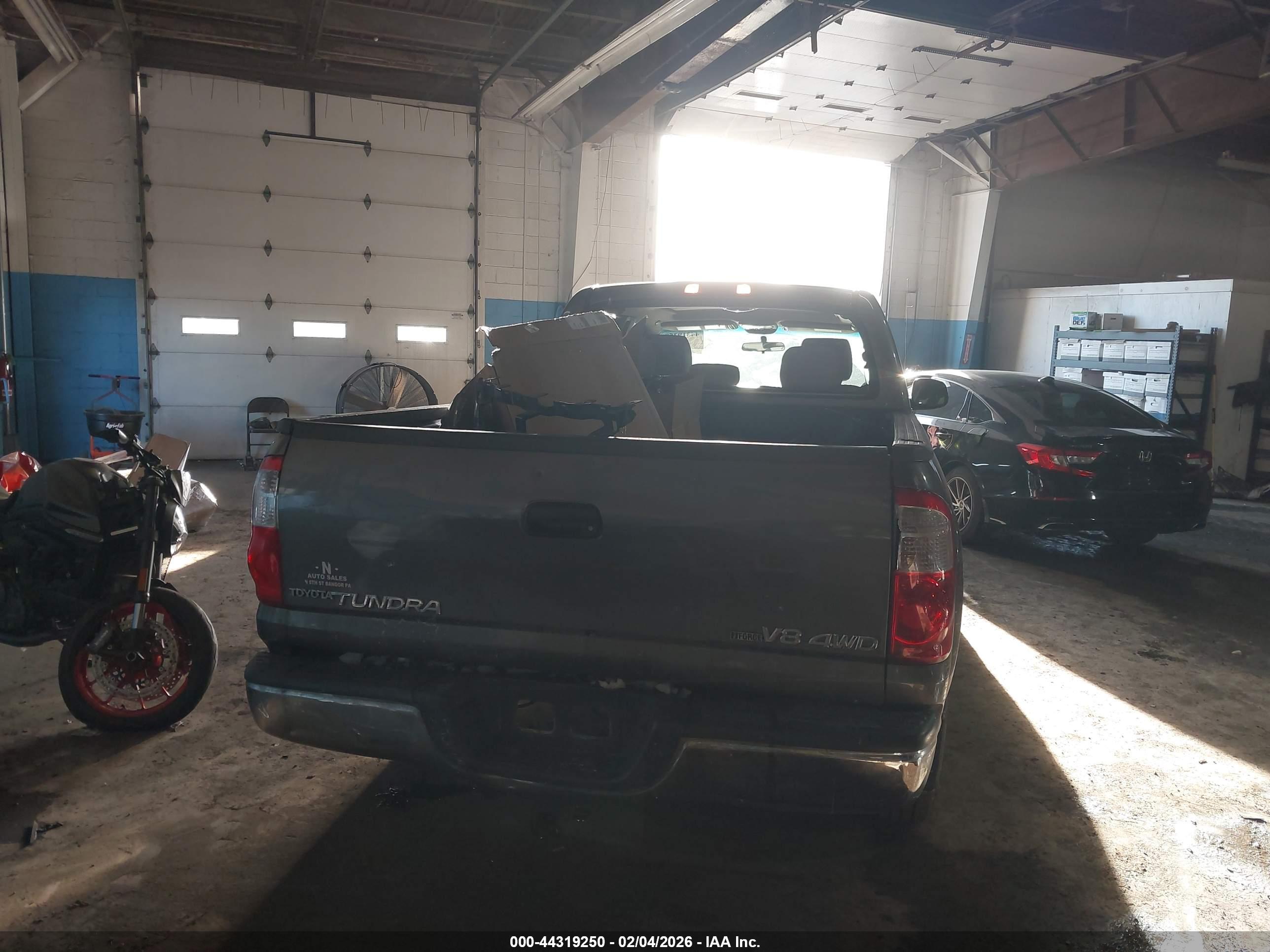 TOYOTA TUNDRA image 6