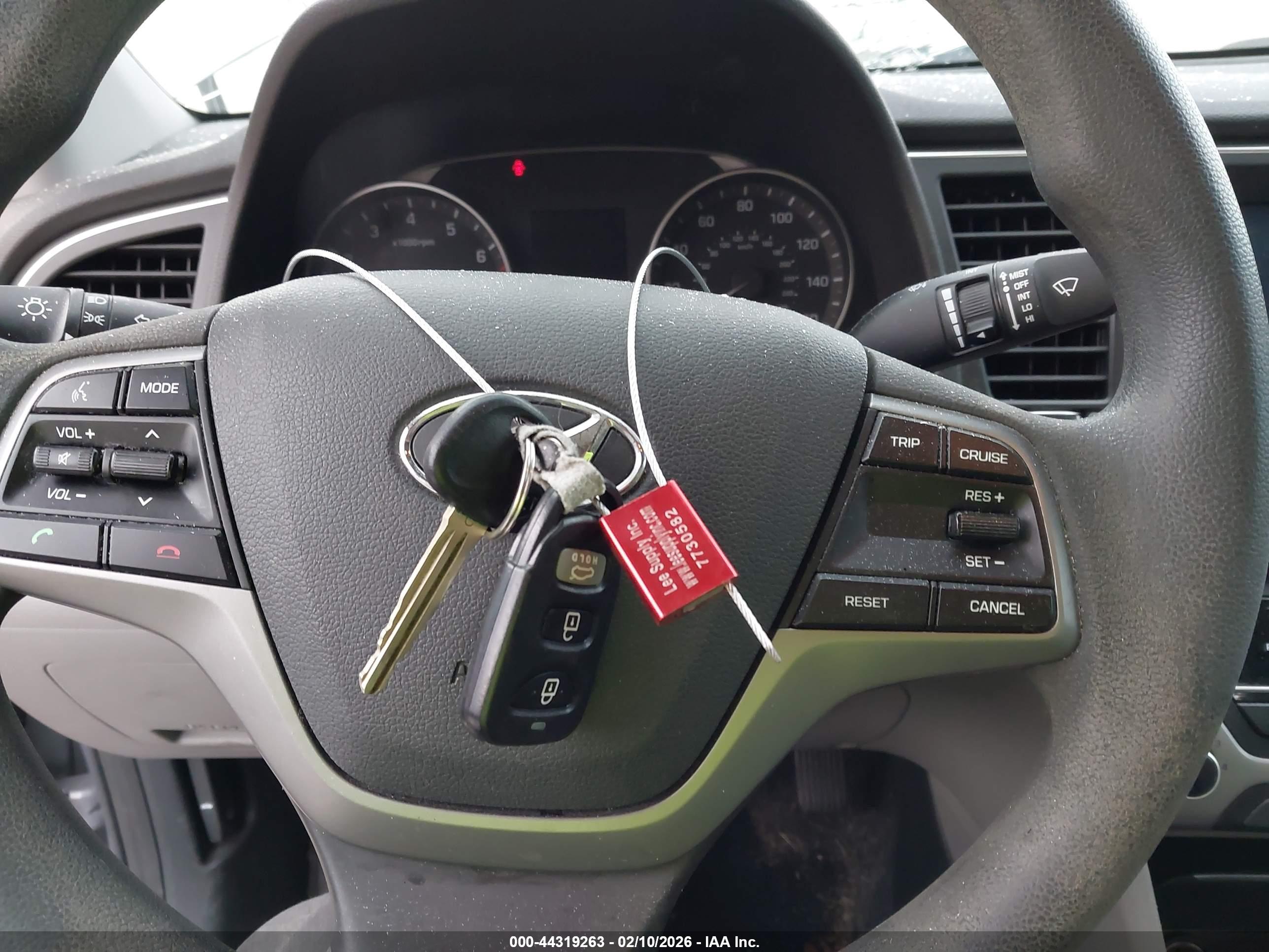 HYUNDAI ELANTRA image 11