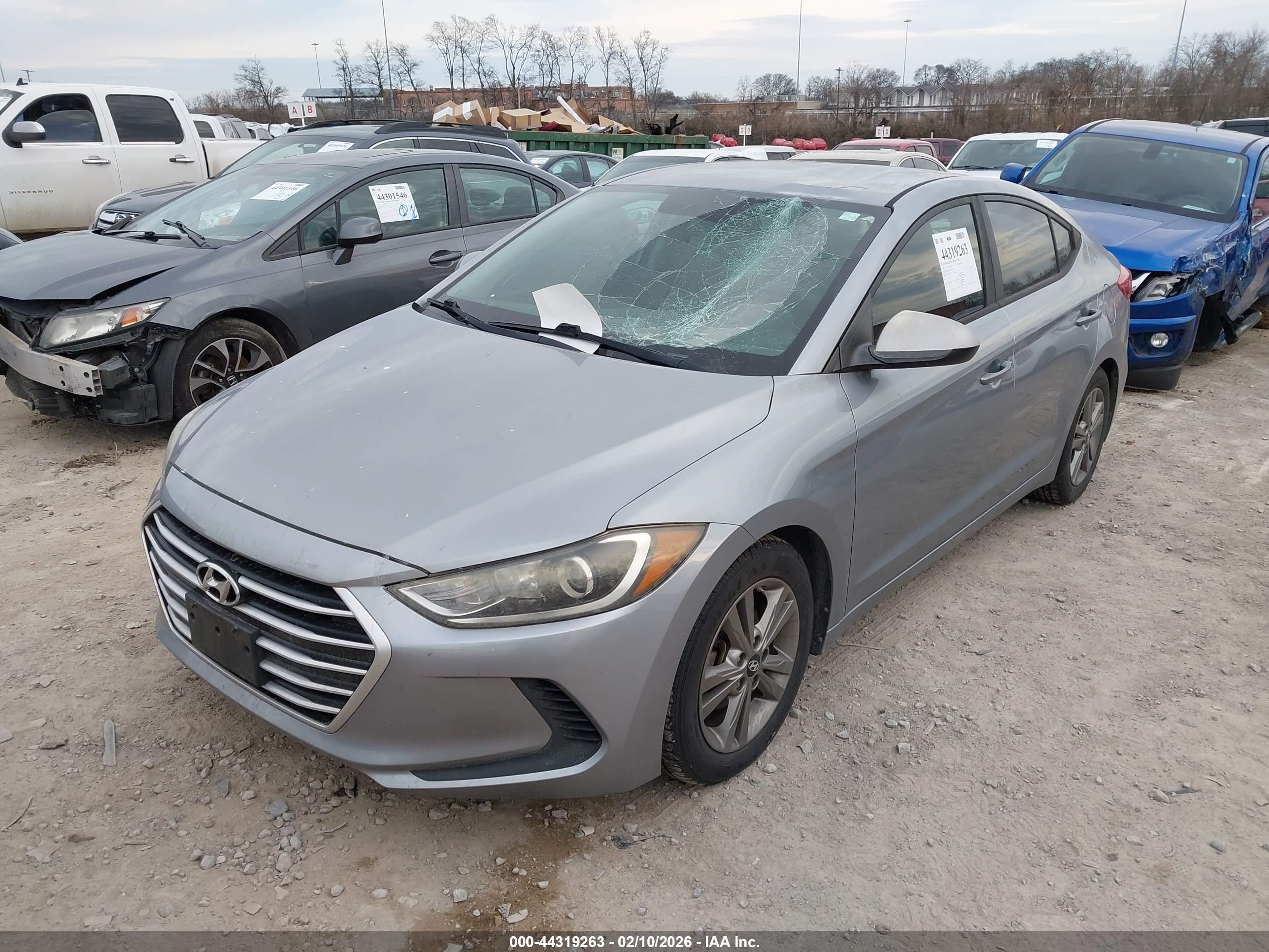 HYUNDAI ELANTRA image 2