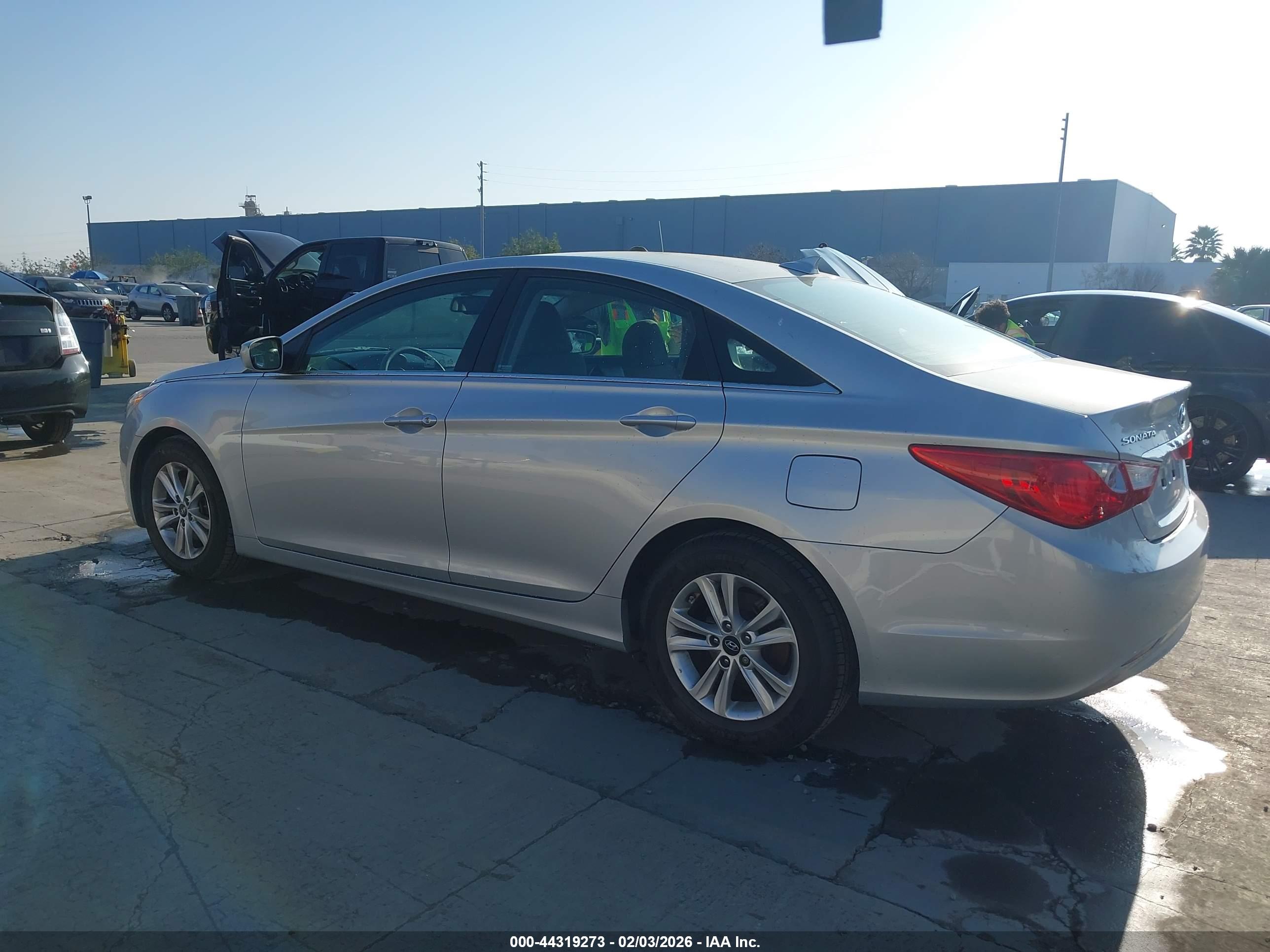 HYUNDAI SONATA image 3