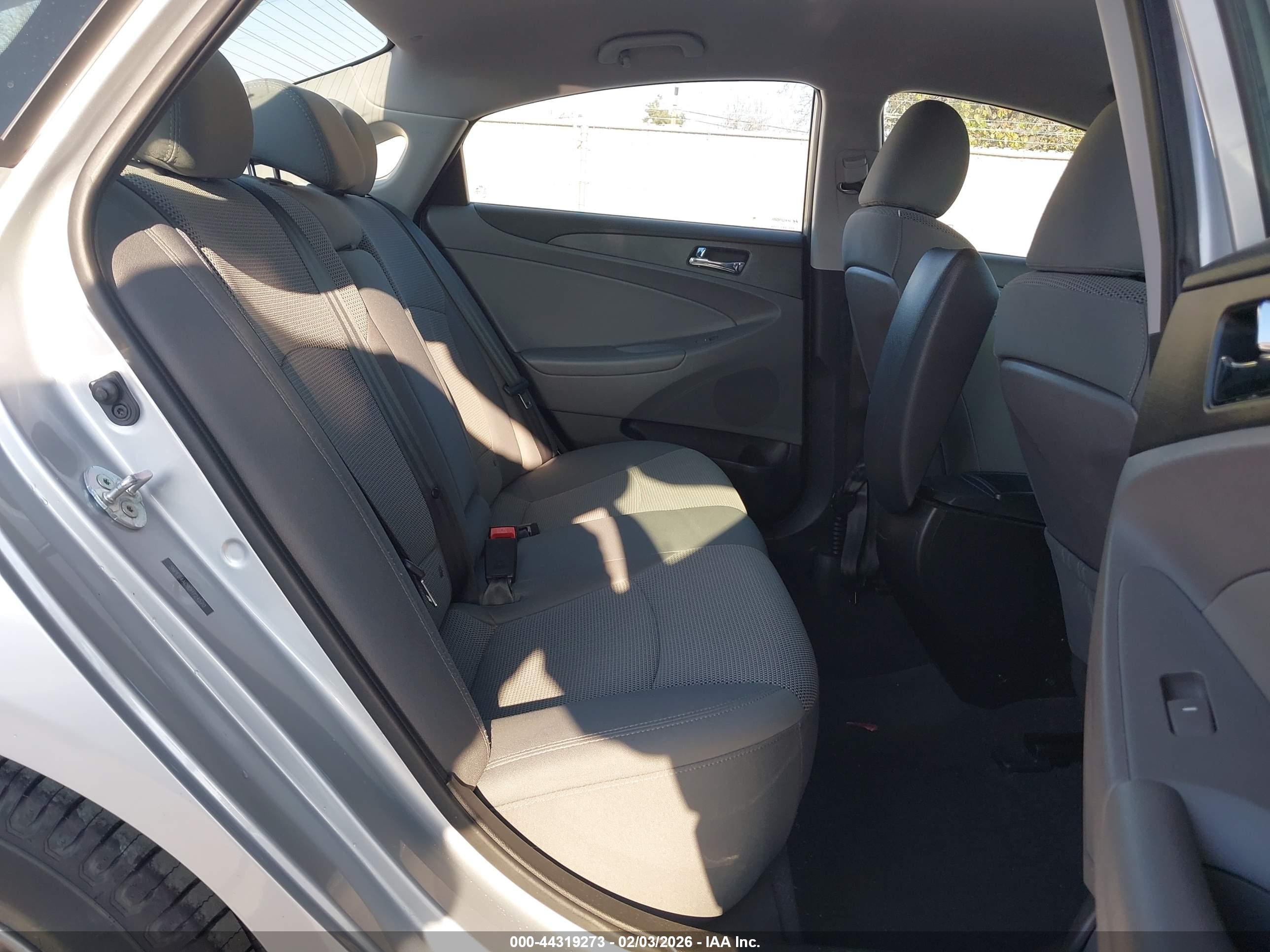 HYUNDAI SONATA image 8