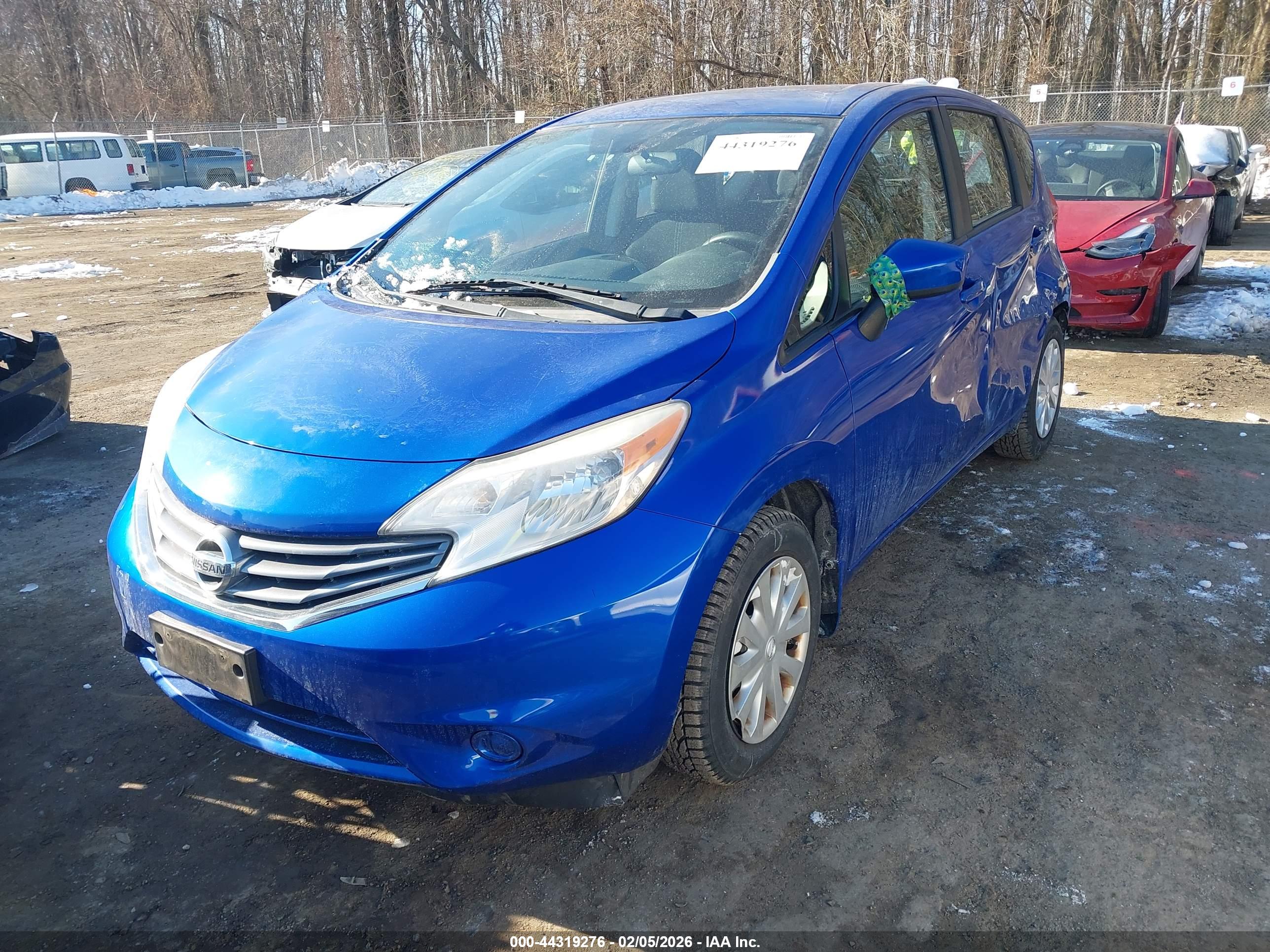 NISSAN VERSA image 2