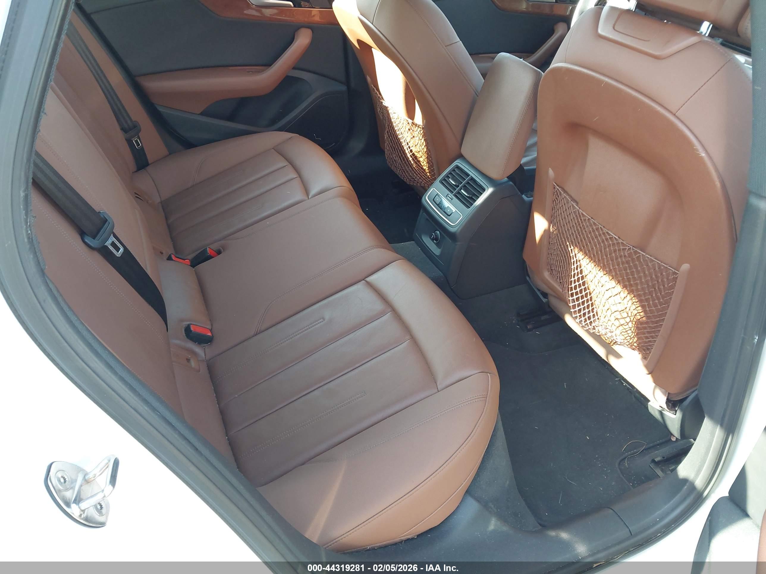 AUDI A4 image 8