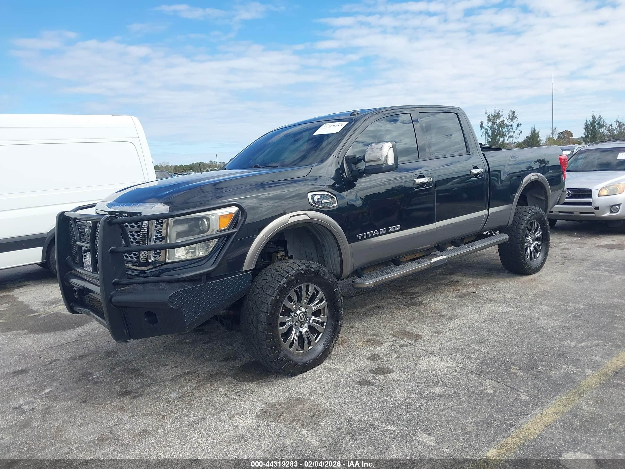 NISSAN TITAN image 2