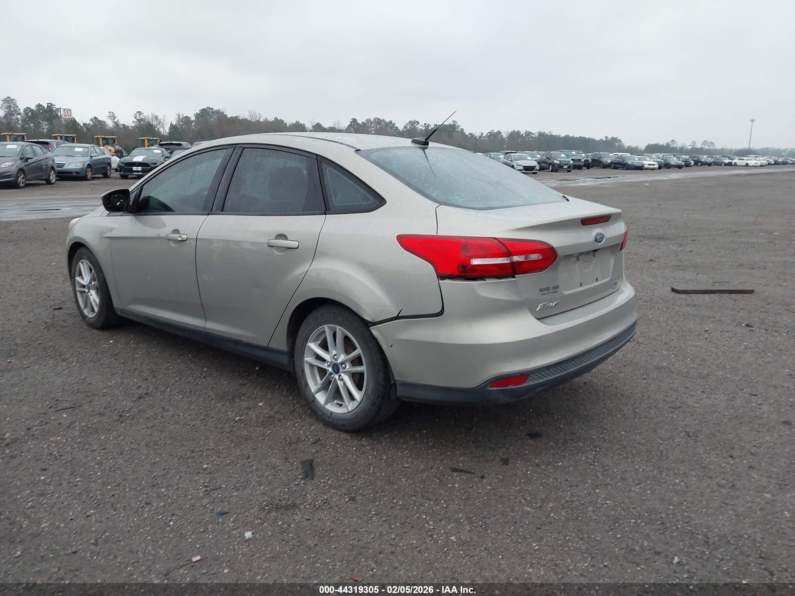 FORD FOCUS image 3