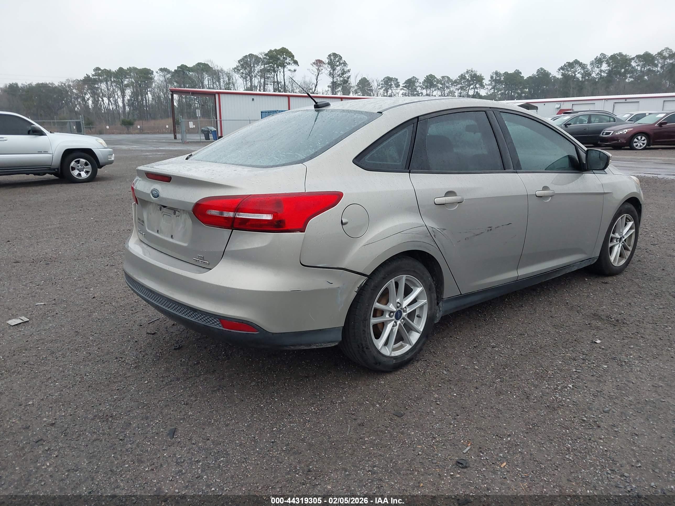 FORD FOCUS image 4
