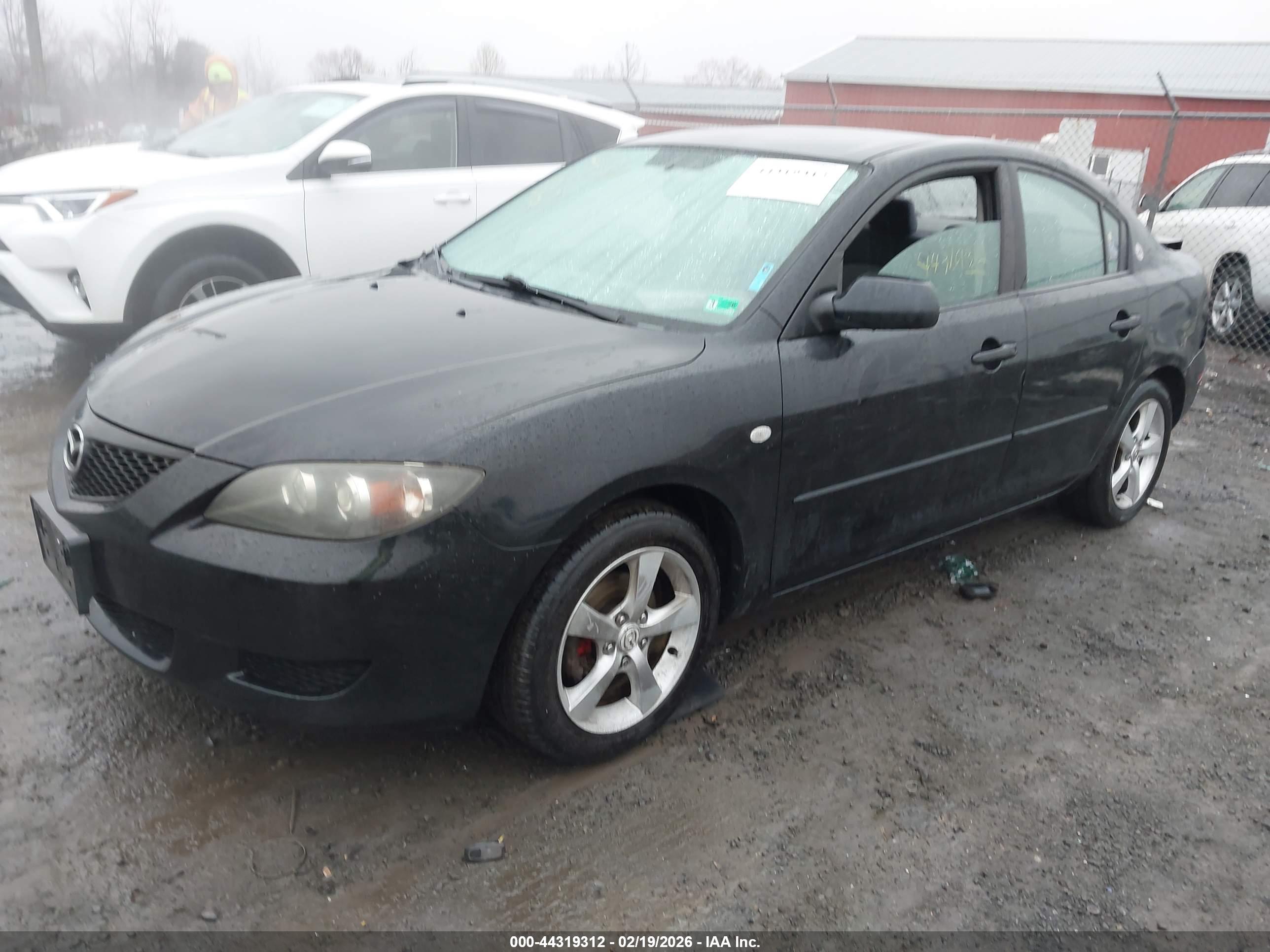 MAZDA MAZDA3 image 2