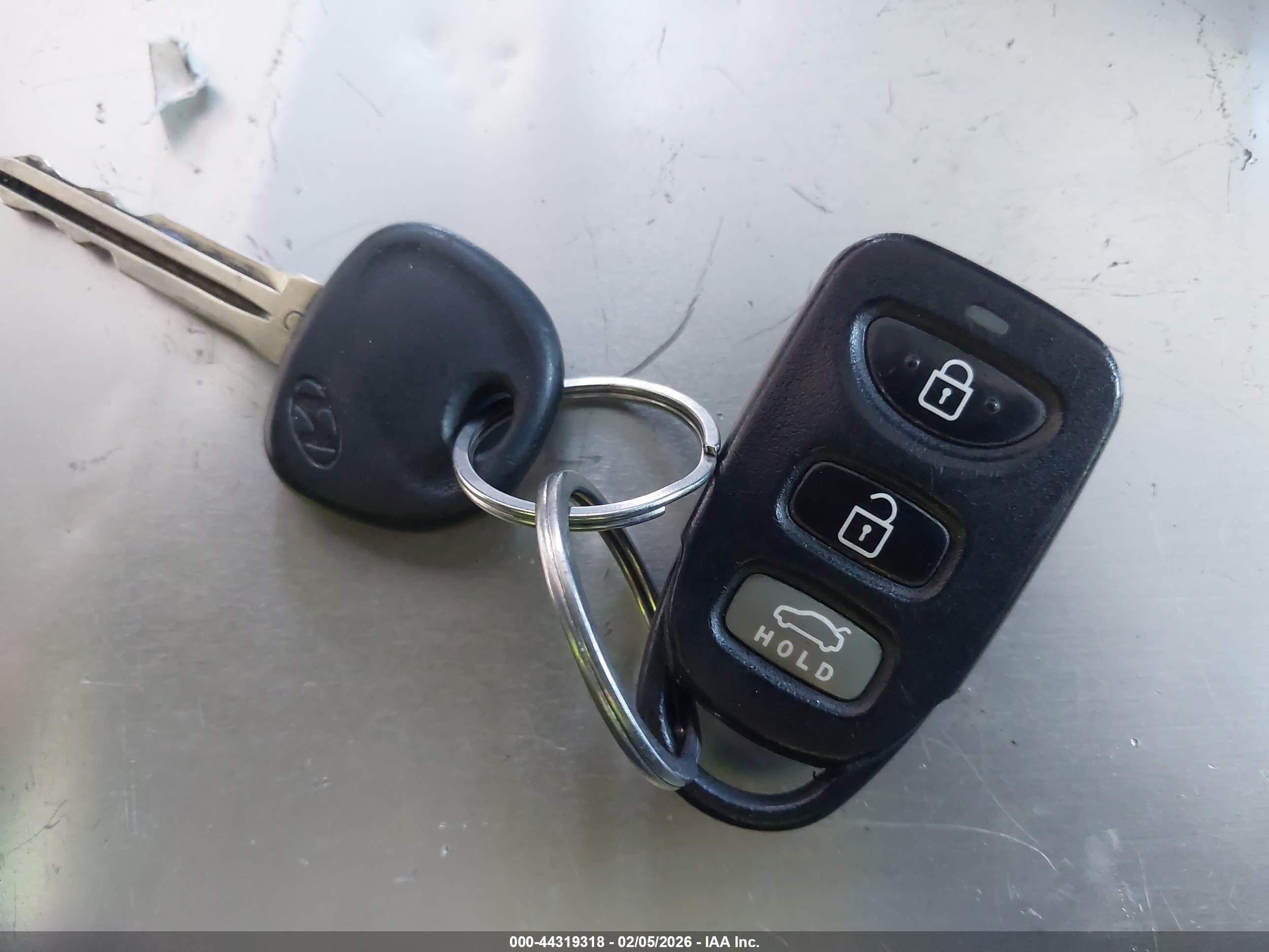 HYUNDAI ELANTRA image 11