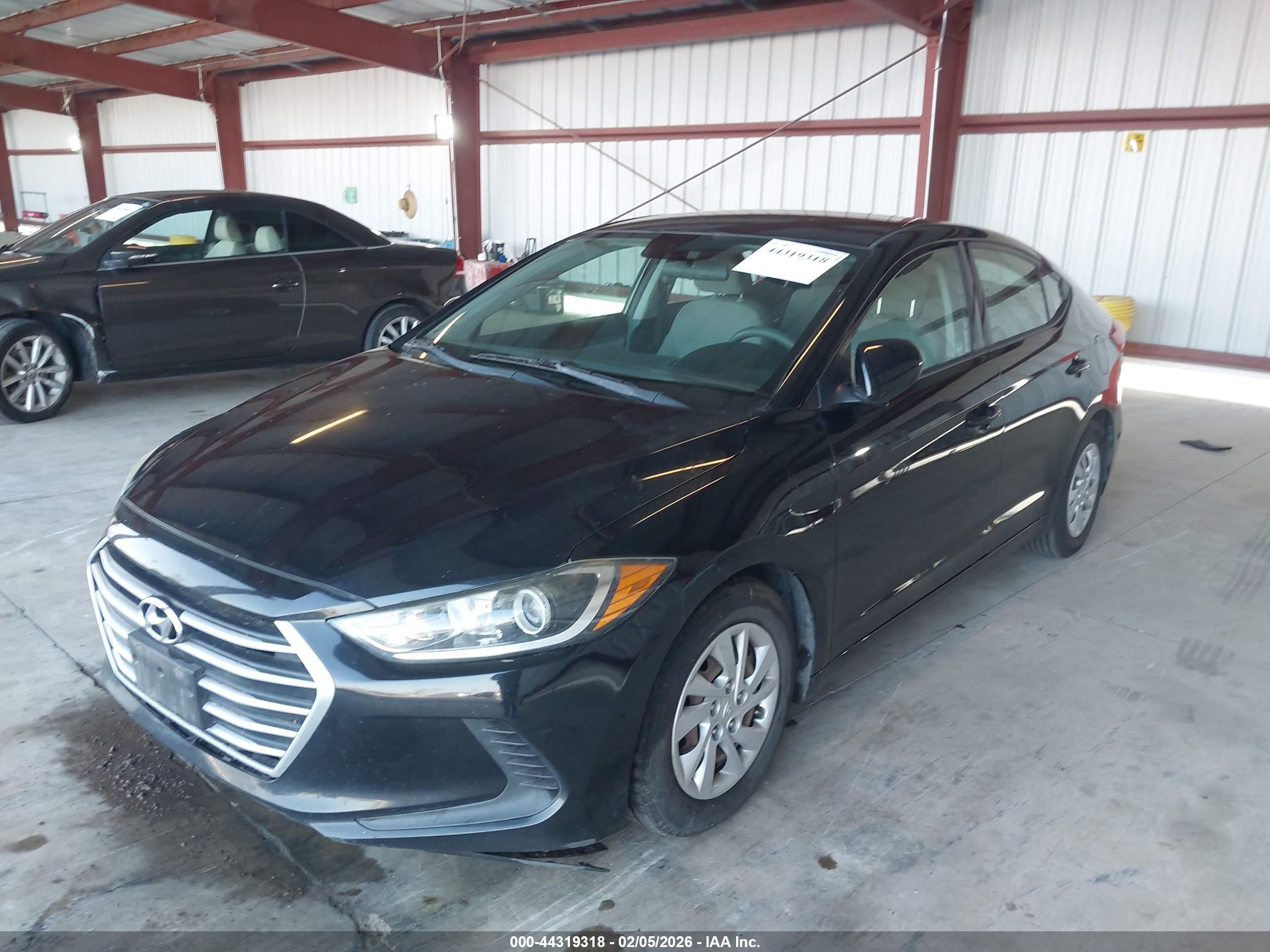 HYUNDAI ELANTRA image 6