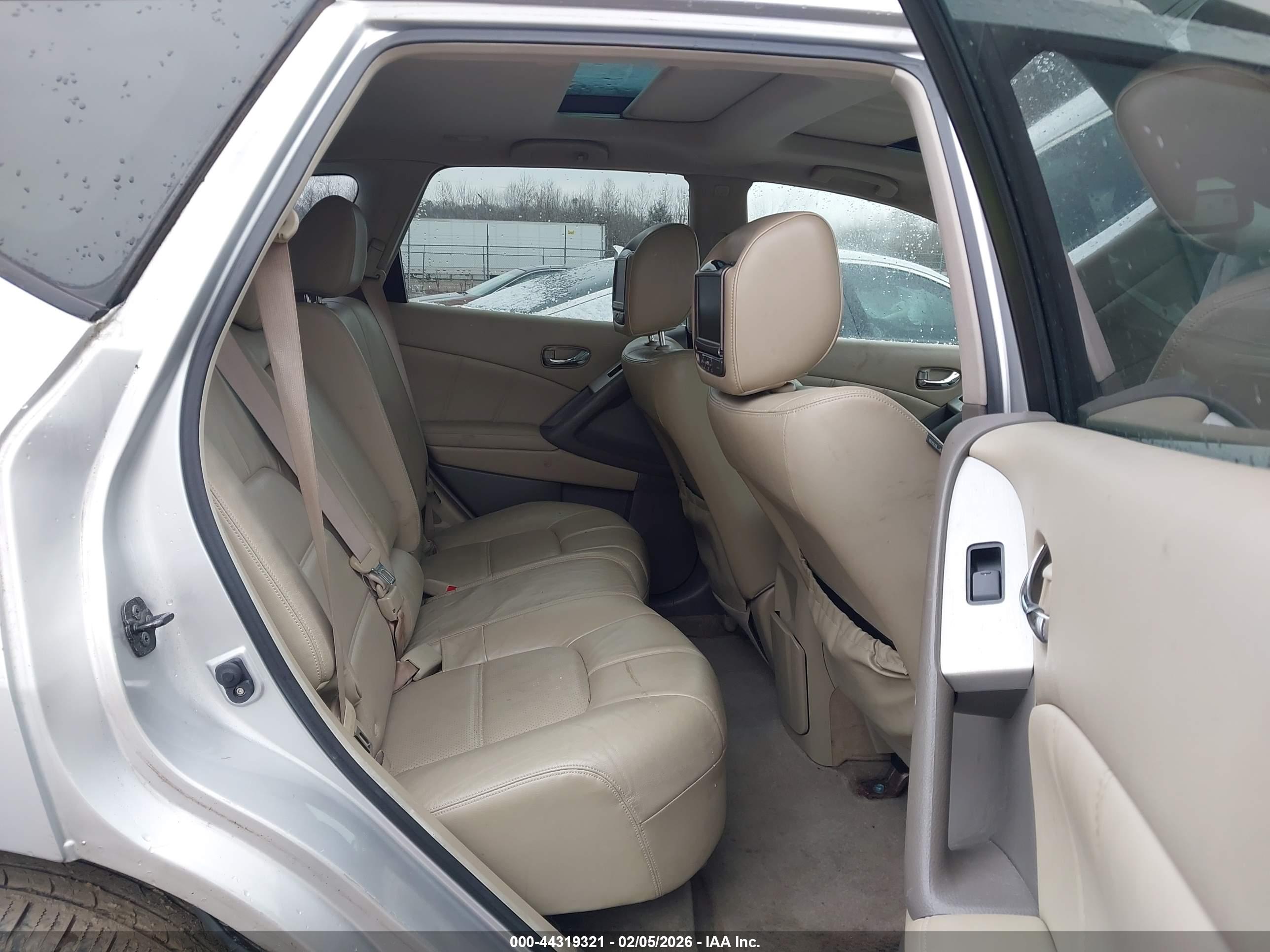 NISSAN MURANO image 8