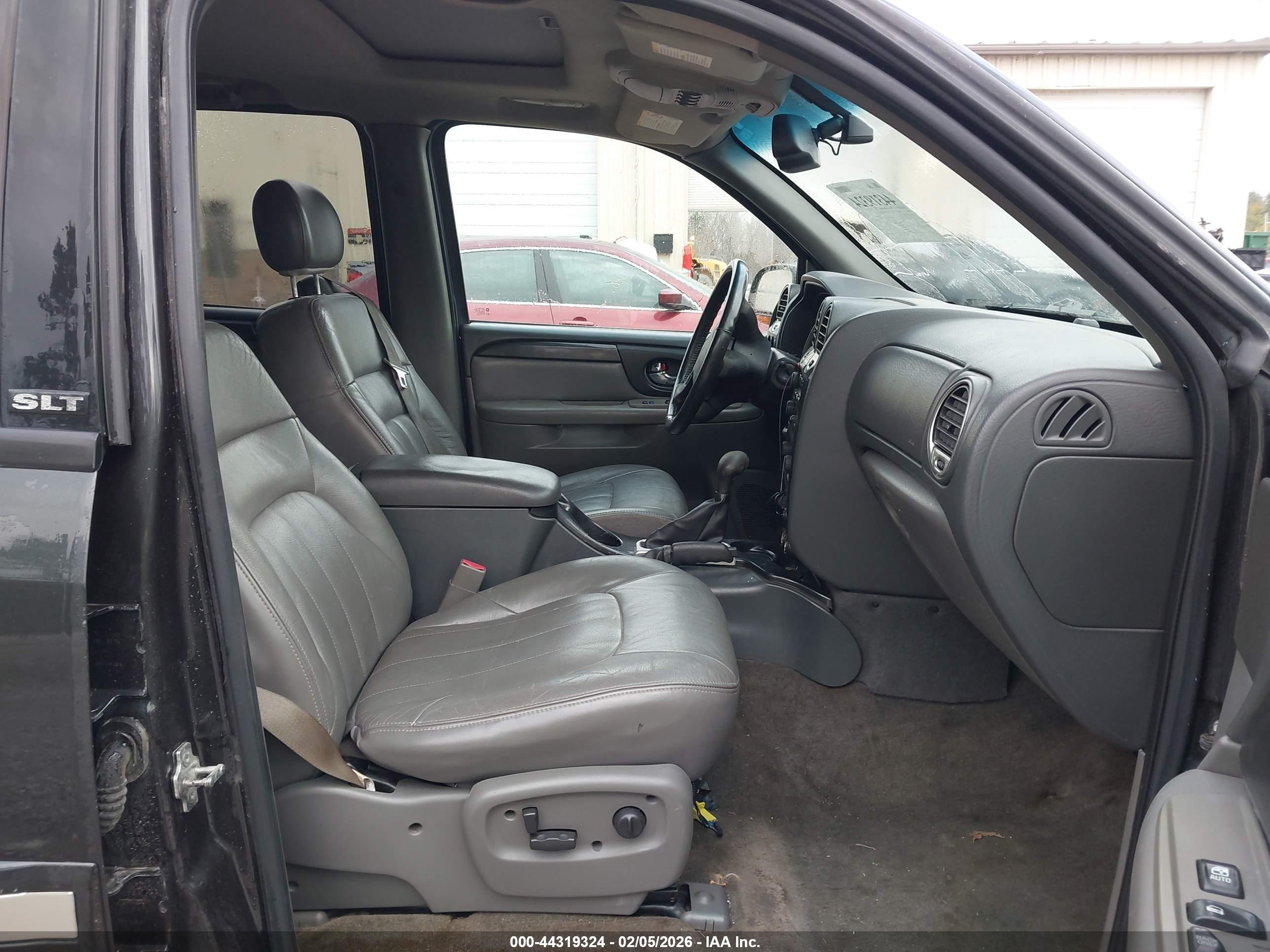 GMC ENVOY image 5