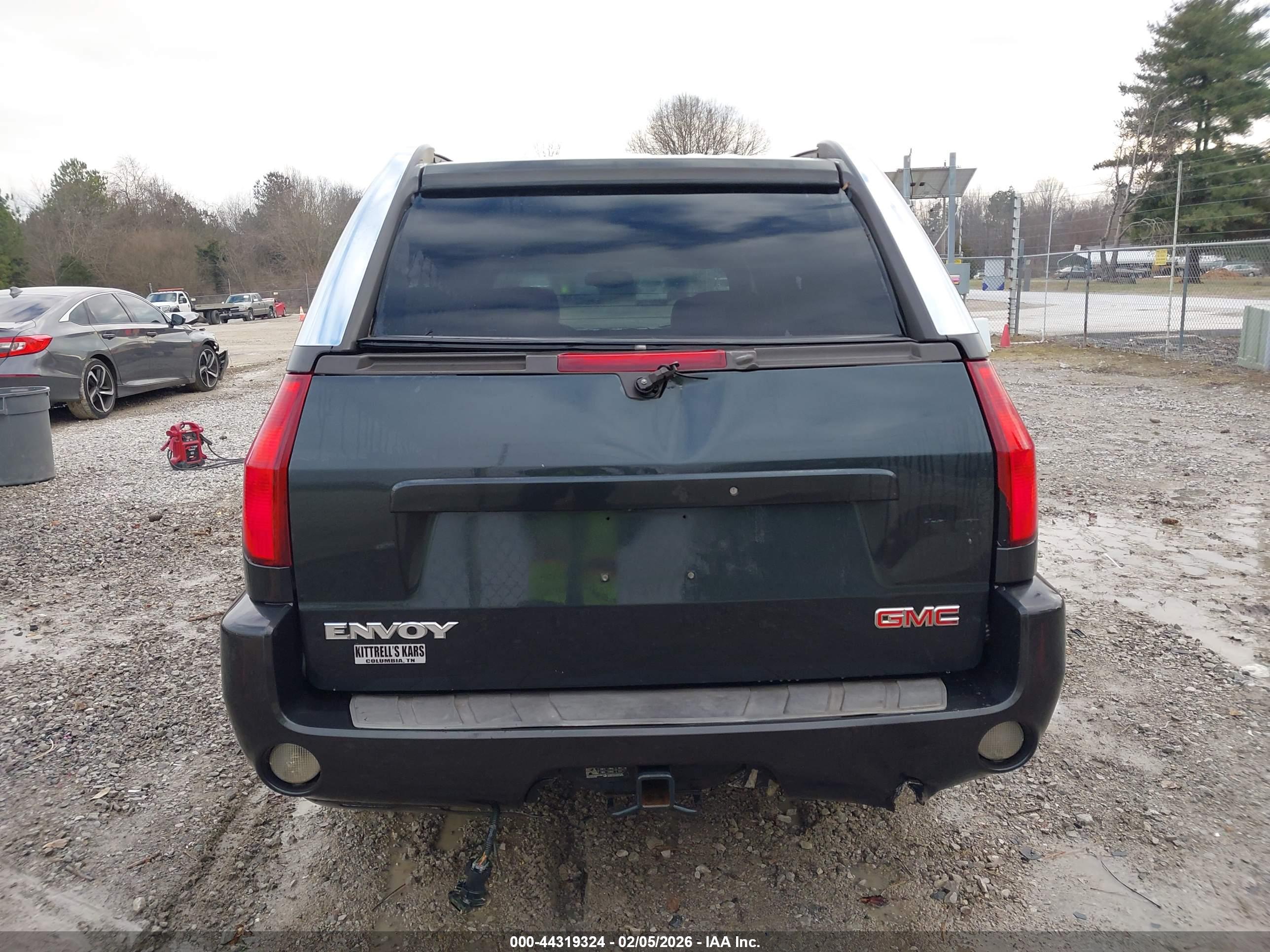 GMC ENVOY image 6