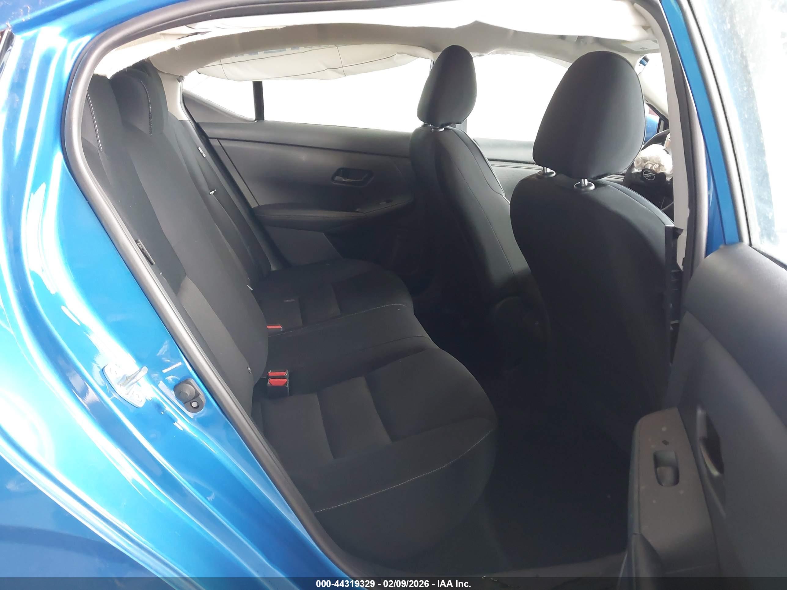 NISSAN SENTRA image 8