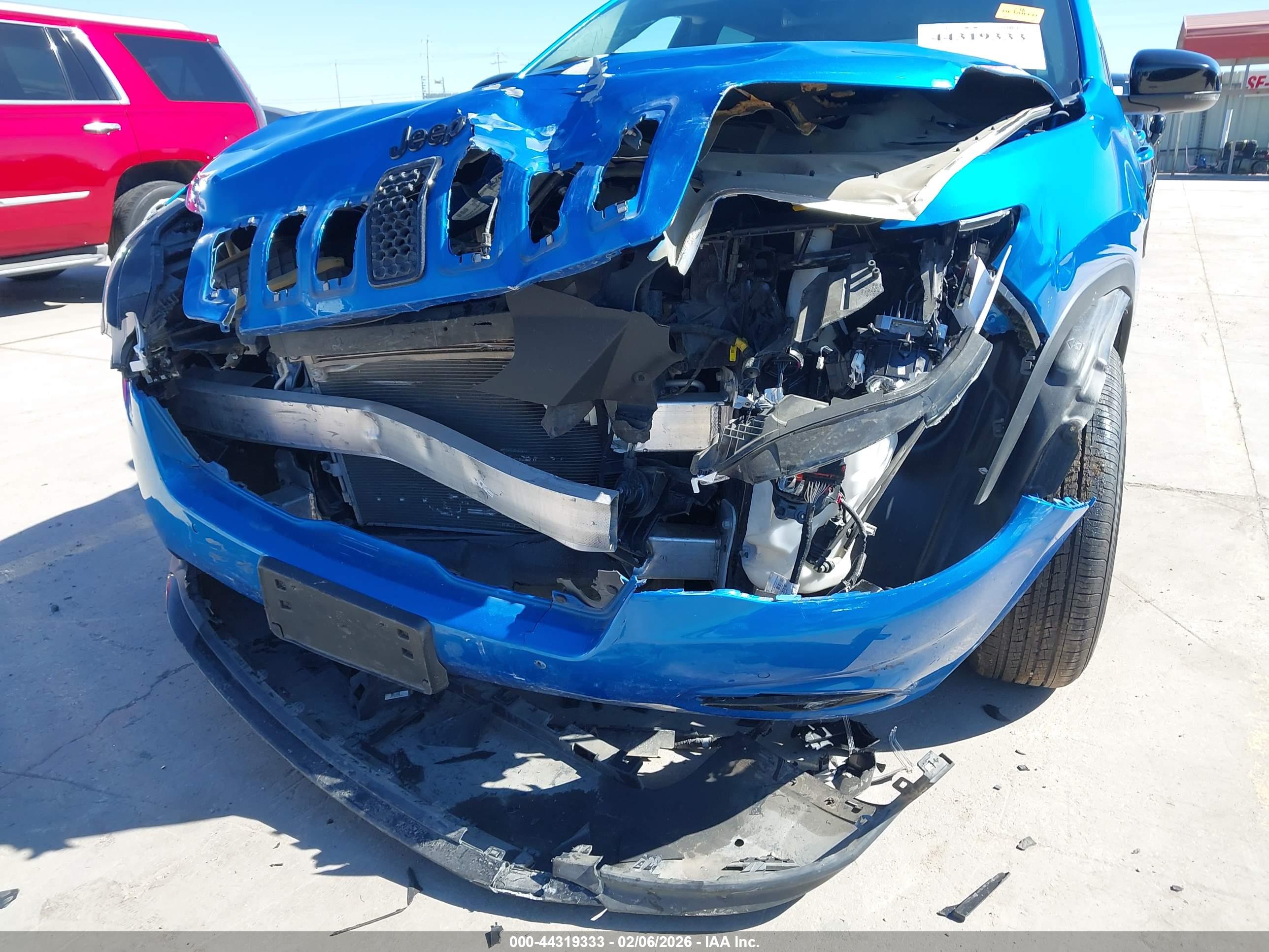 JEEP CHEROKEE image 6