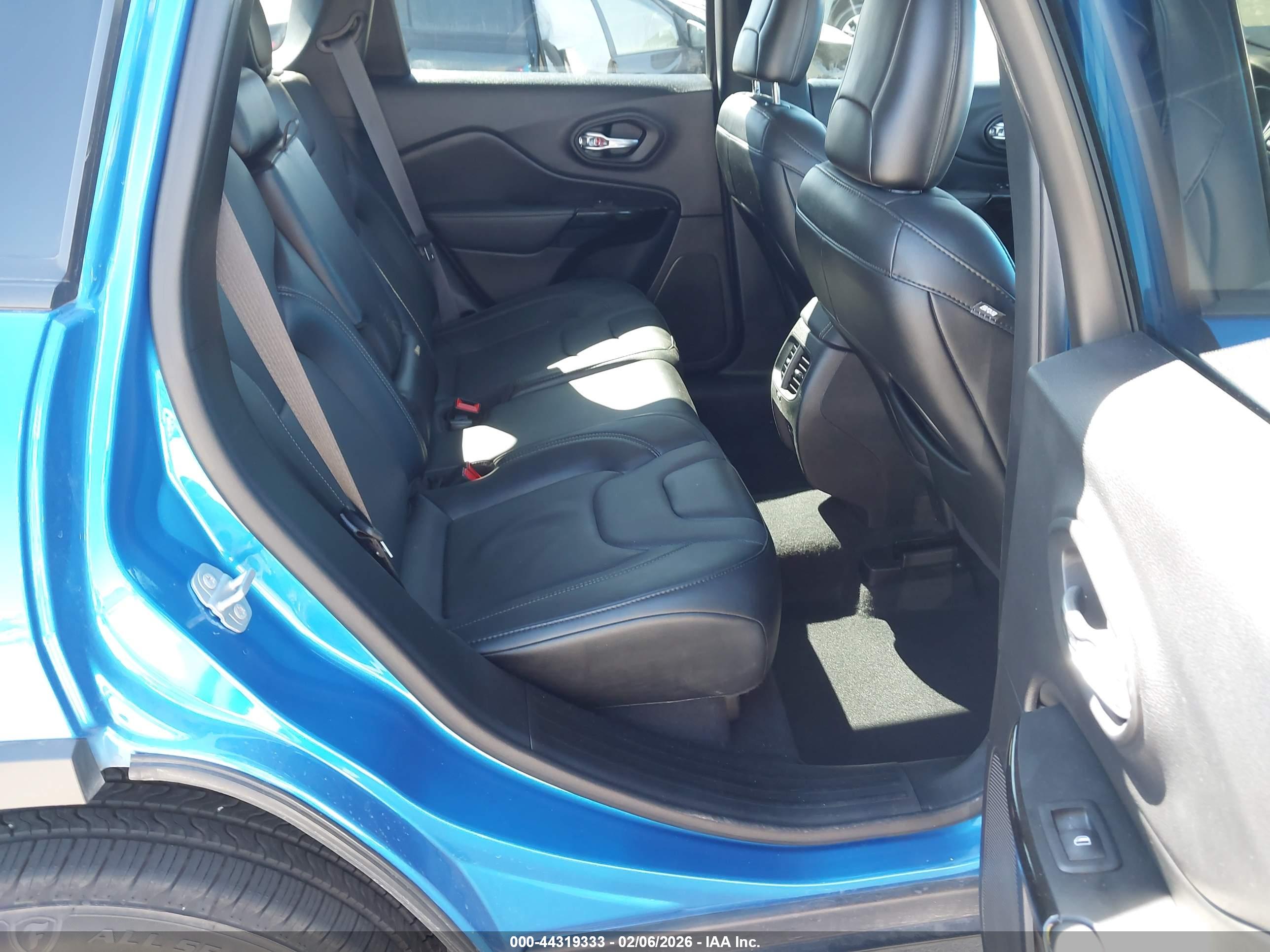 JEEP CHEROKEE image 8