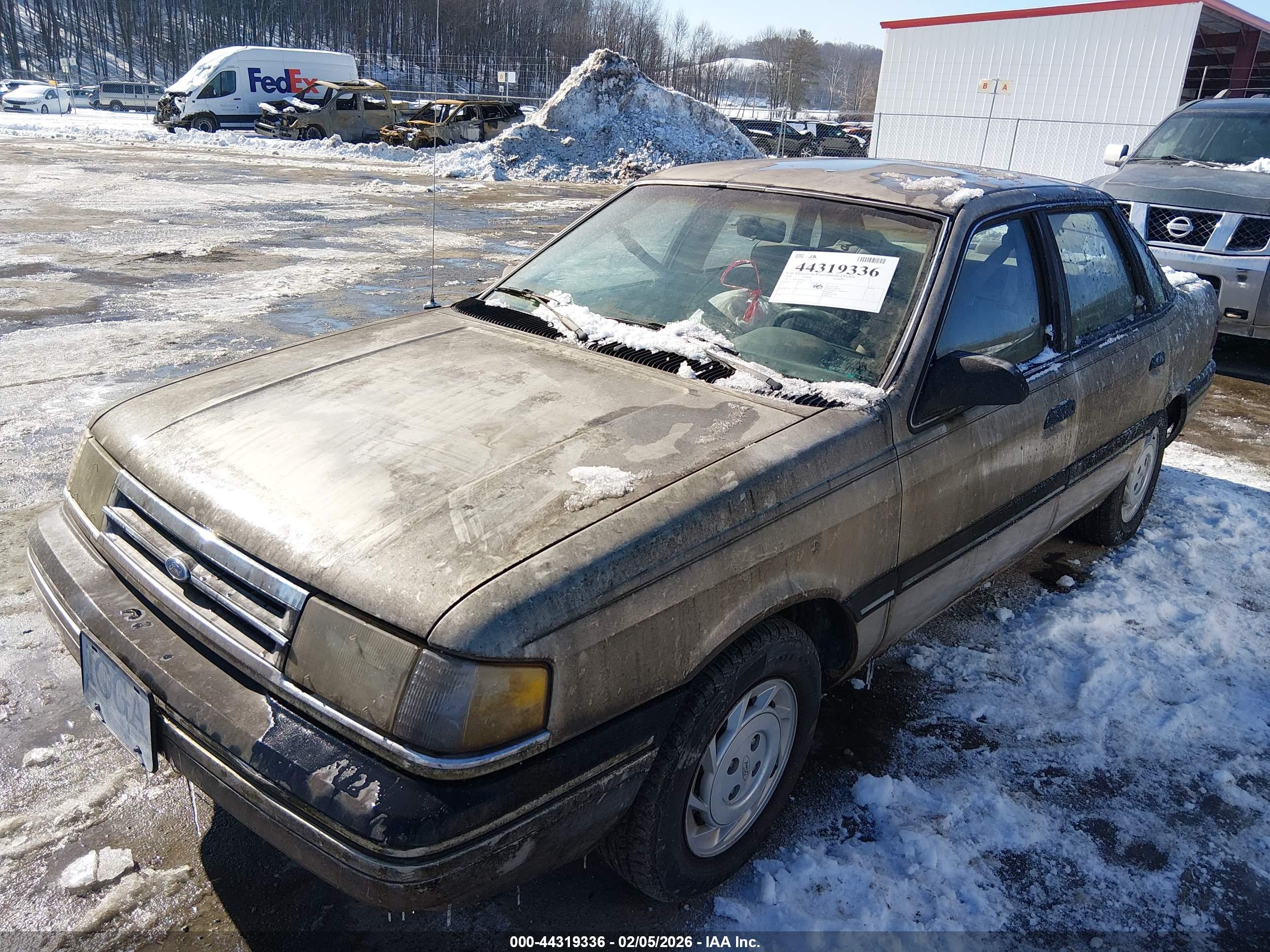 FORD TEMPO image 2